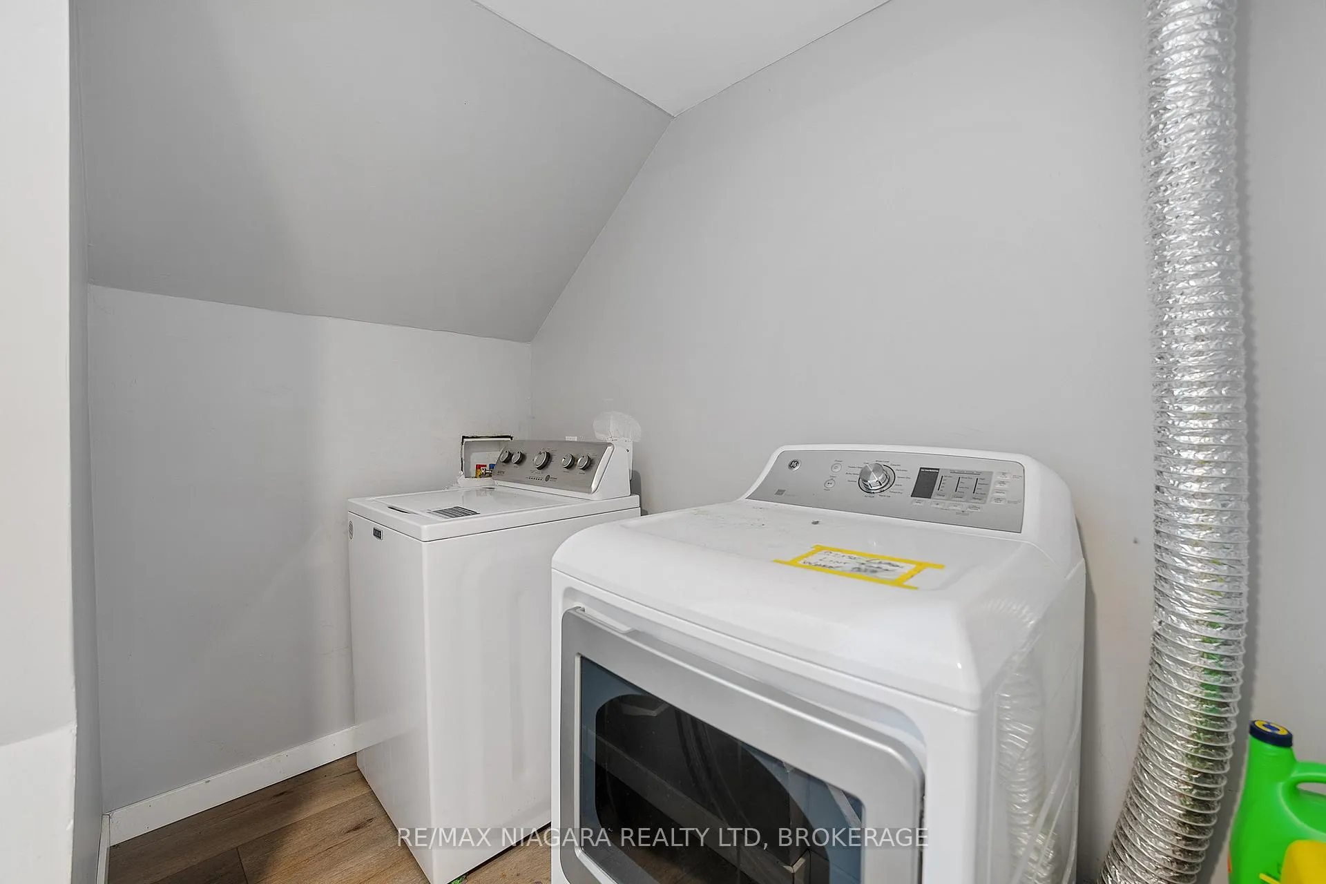 Photo 16 of Unit BASEMENT, 34 St George Street, St. Catharines, Facer — HOMEH
