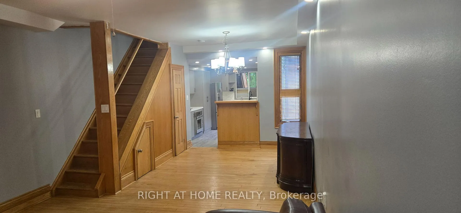 Photo 2 of 258 Howland Avenue, Toronto, The Annex — HOMEH