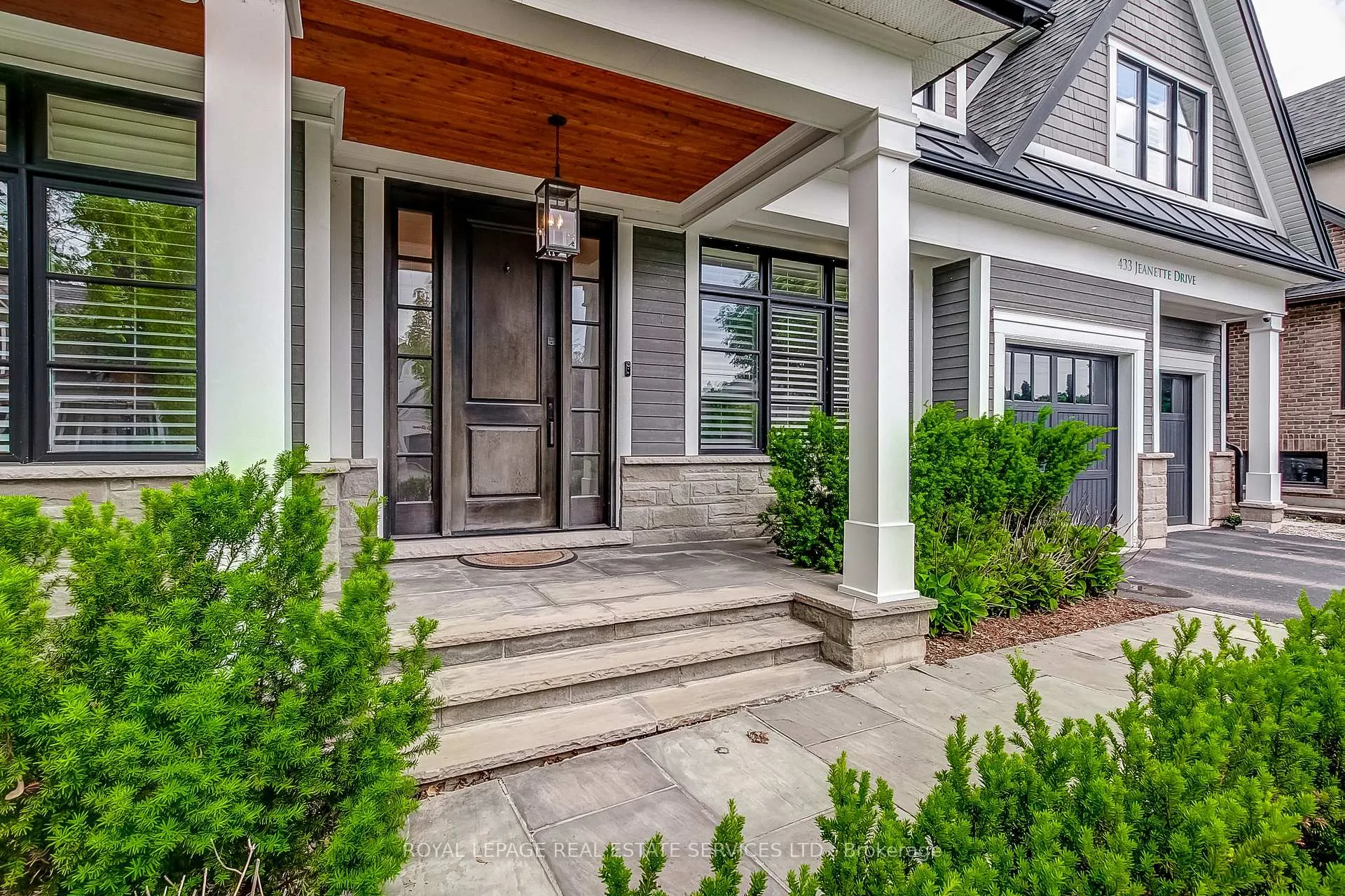 Photo 2 of 433 Jeanette Drive, Oakville, West — HOMEH