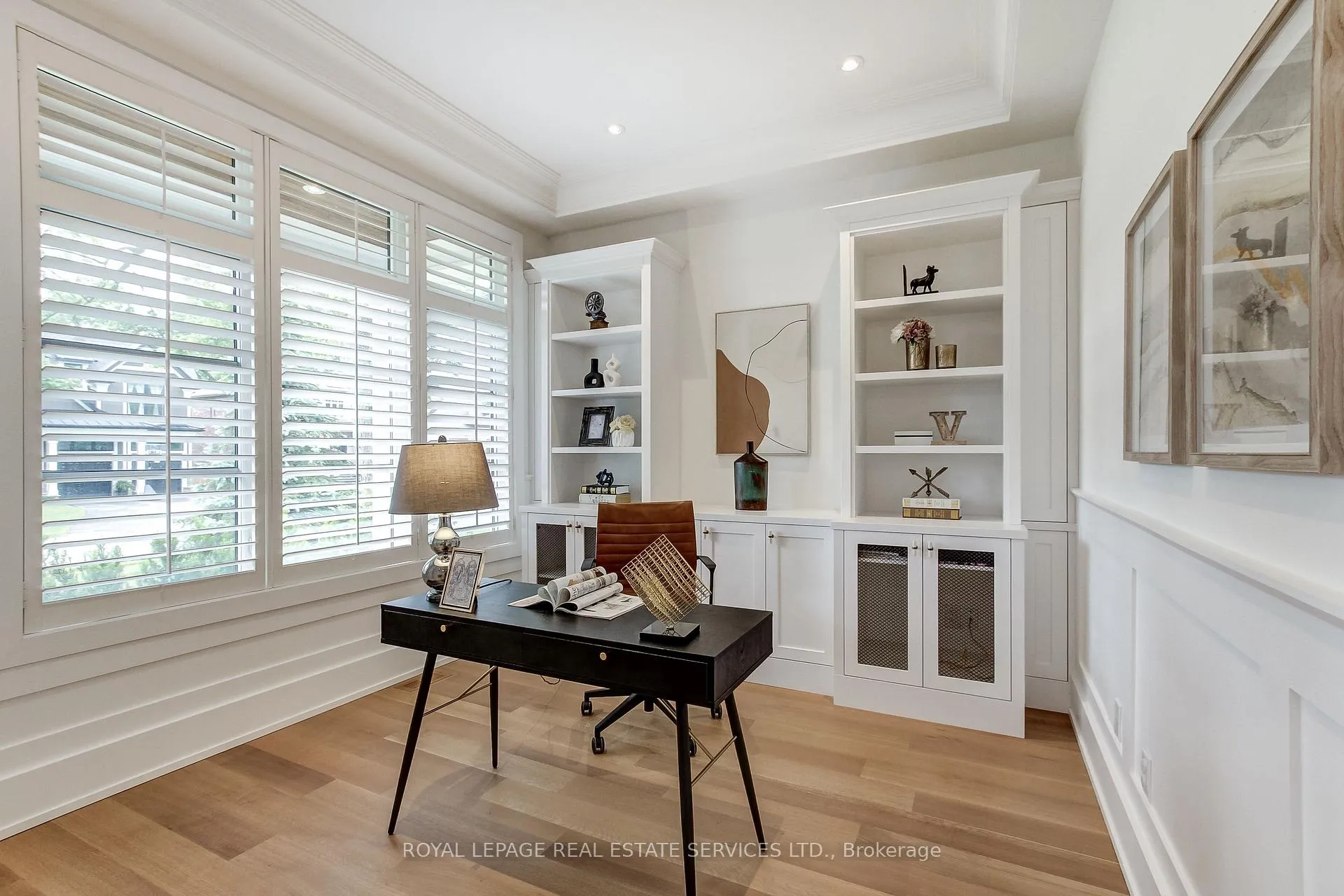 Photo 4 of 433 Jeanette Drive, Oakville, West — HOMEH