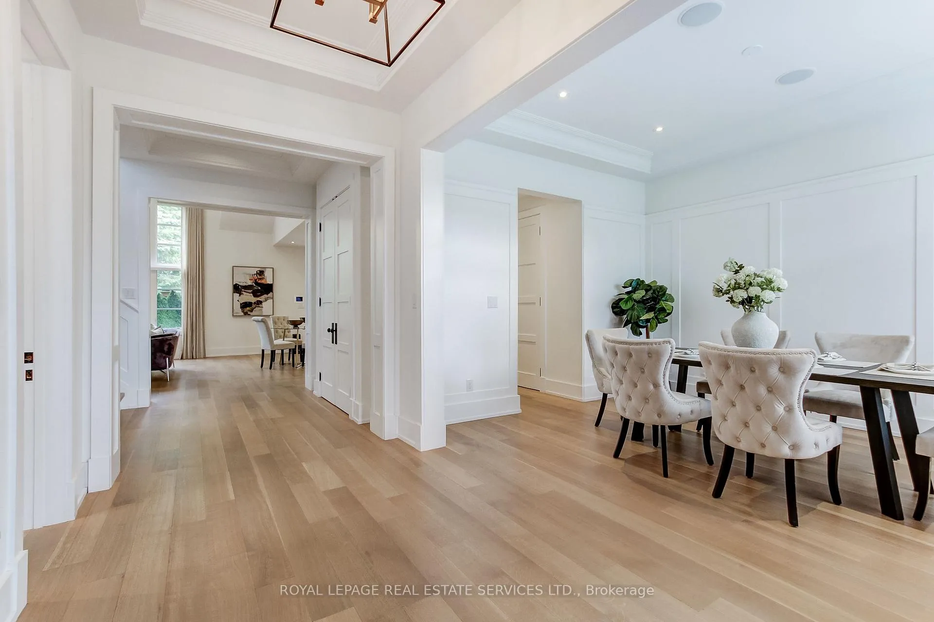 Photo 5 of 433 Jeanette Drive, Oakville, West — HOMEH