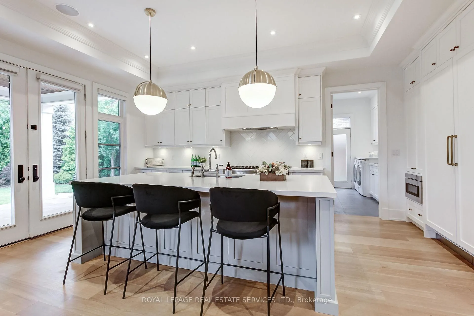 Photo 11 of 433 Jeanette Drive, Oakville, West — HOMEH