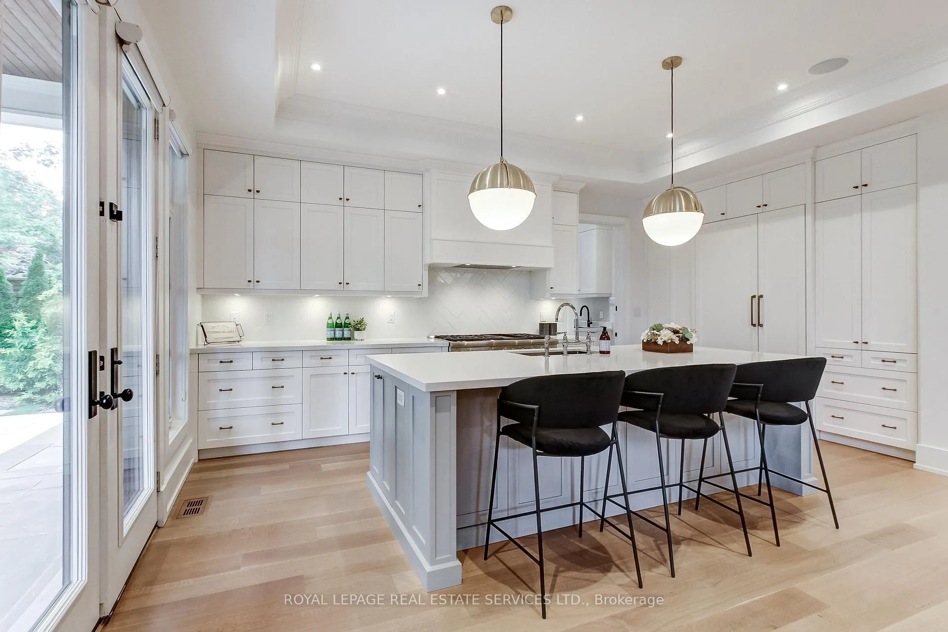 Photo 14 of 433 Jeanette Drive, Oakville, West — HOMEH