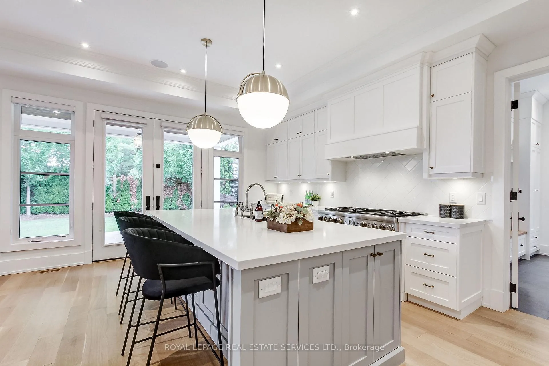 Photo 19 of 433 Jeanette Drive, Oakville, West — HOMEH