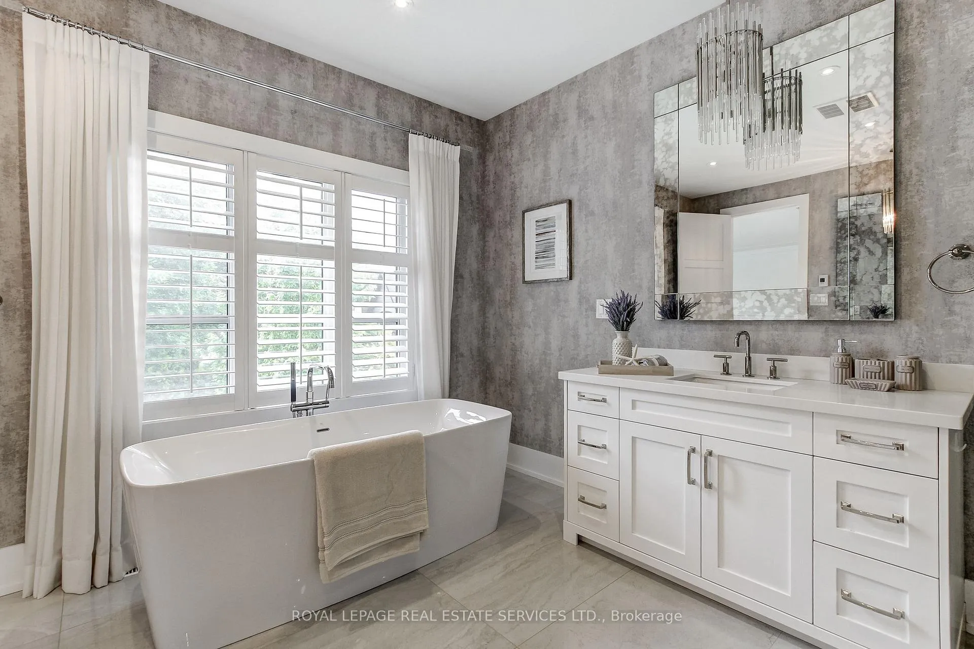 Photo 29 of 433 Jeanette Drive, Oakville, West — HOMEH