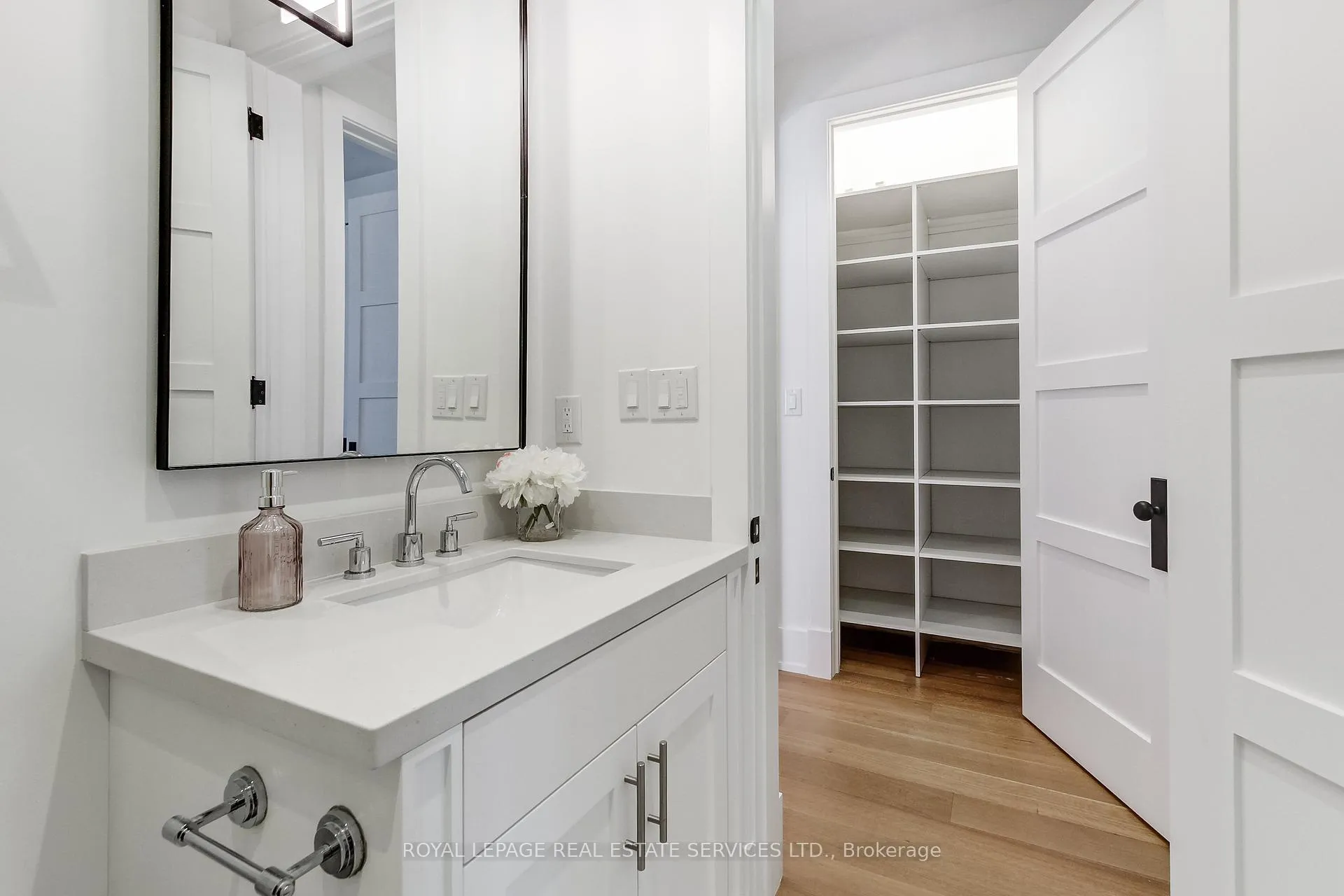 Photo 43 of 433 Jeanette Drive, Oakville, West — HOMEH