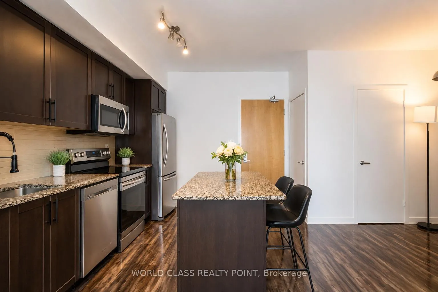 Photo 6 of Unit 1308, 55 Bremner Boulevard, Toronto, Waterfront Communities — HOMEH