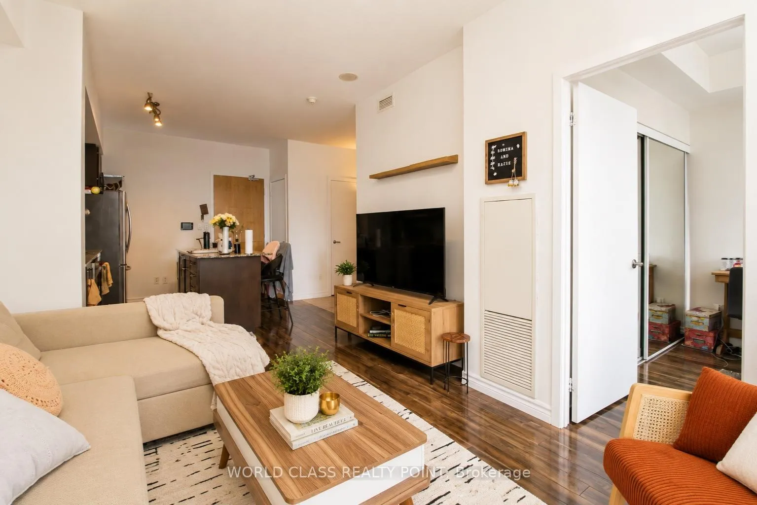 Photo 7 of Unit 1308, 55 Bremner Boulevard, Toronto, Waterfront Communities — HOMEH