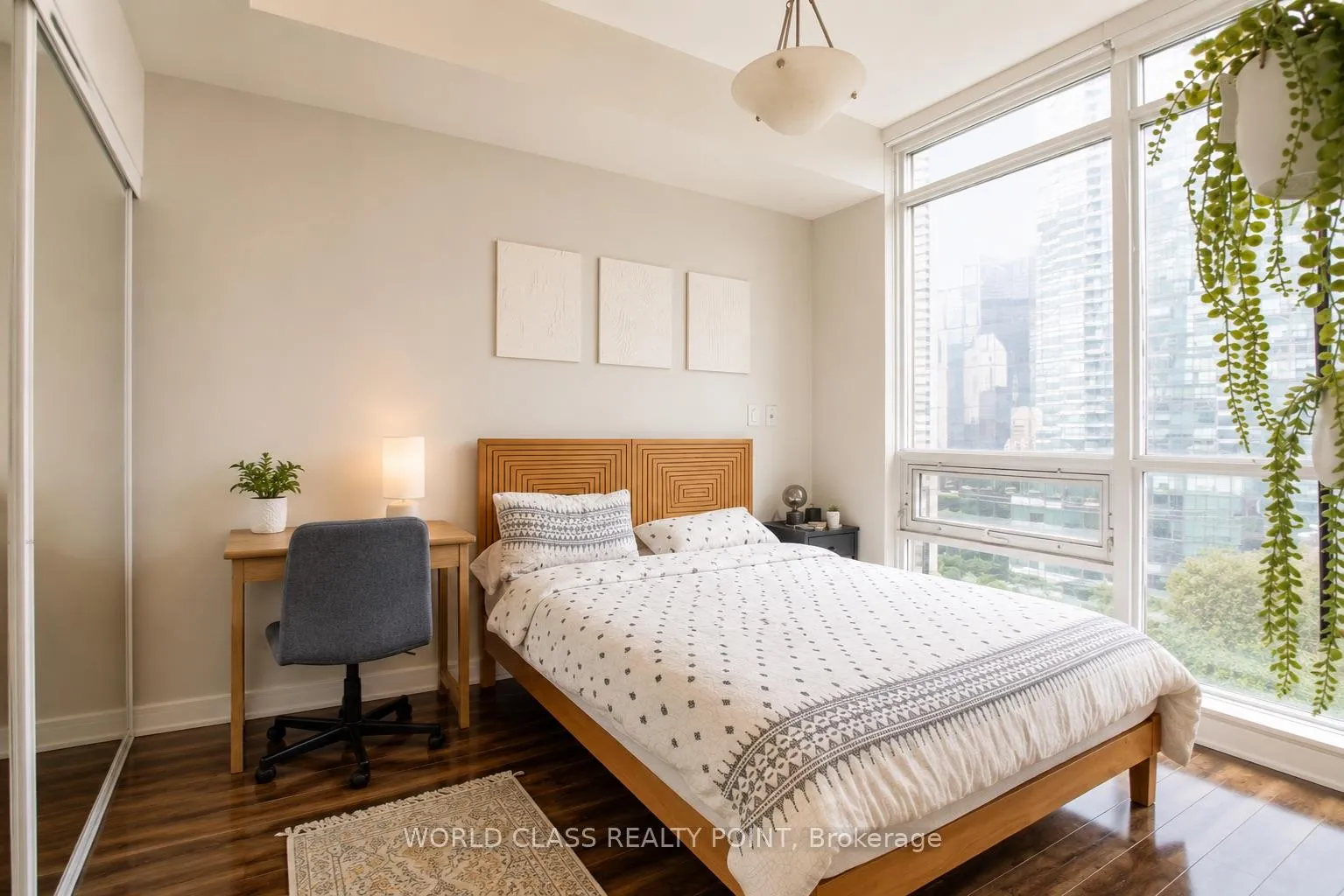 Photo 9 of Unit 1308, 55 Bremner Boulevard, Toronto, Waterfront Communities — HOMEH