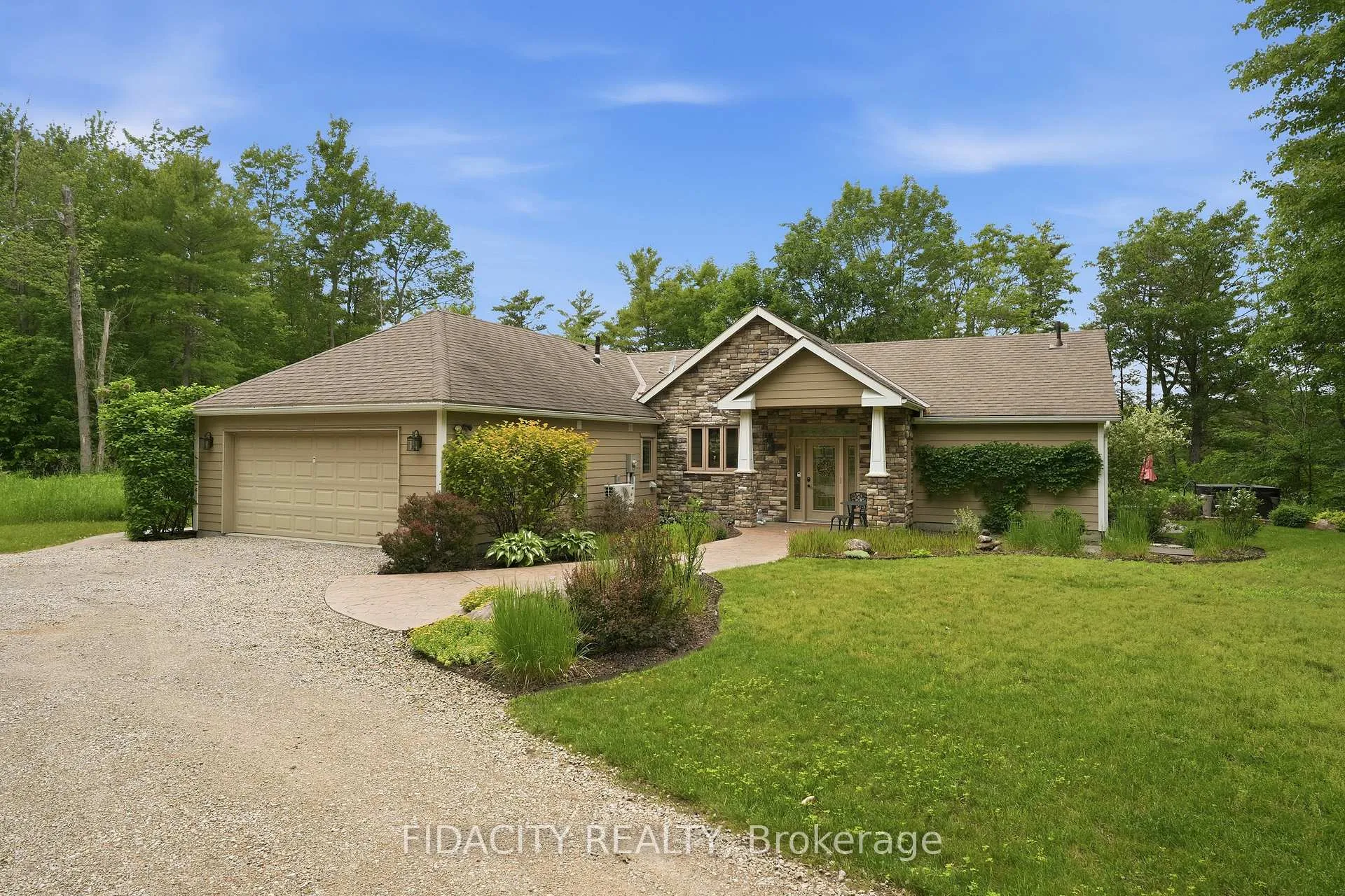 Photo 1 of 1492 Devil Lake Road, Frontenac, Frontenac South — HOMEH