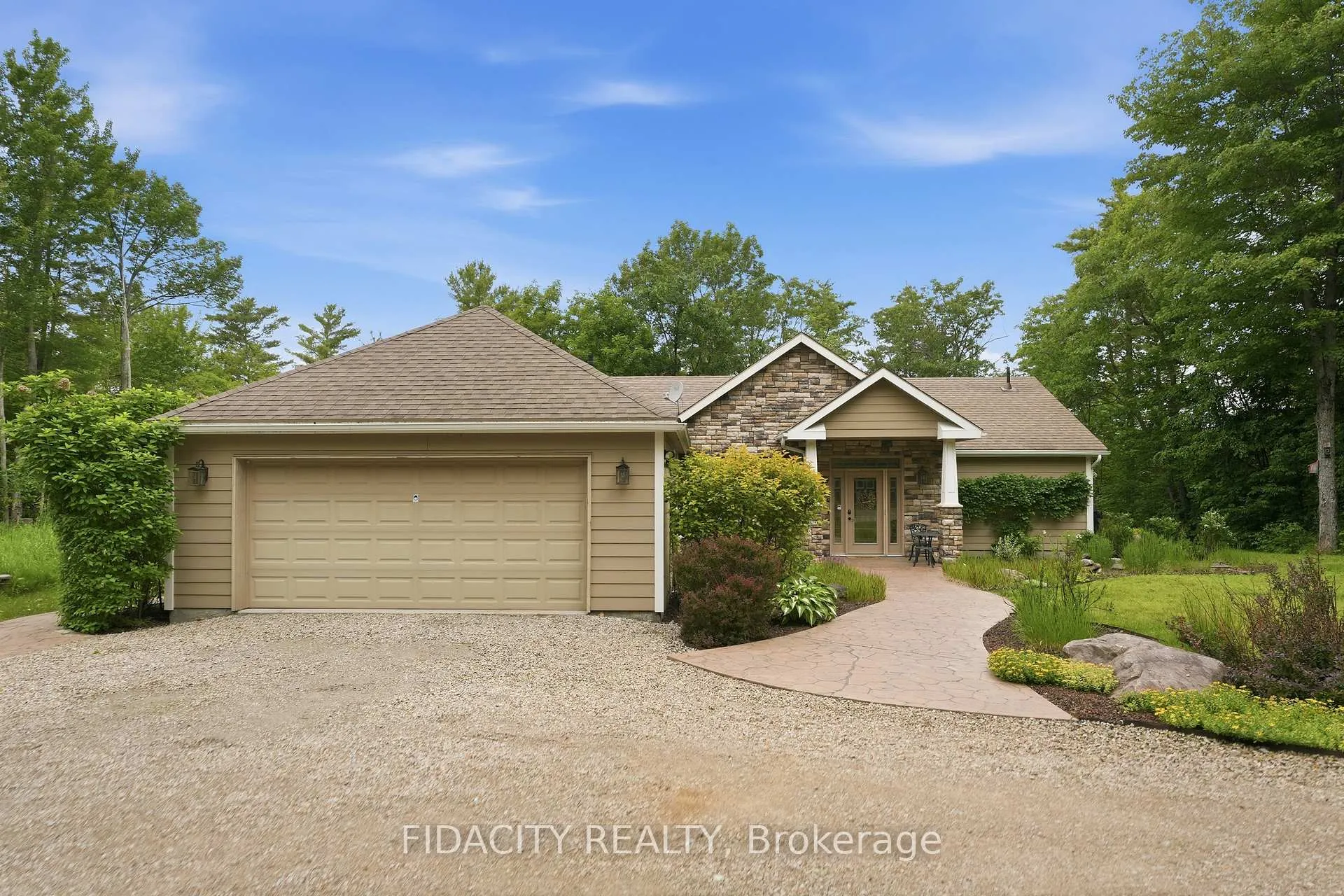 Photo 6 of 1492 Devil Lake Road, Frontenac, Frontenac South — HOMEH