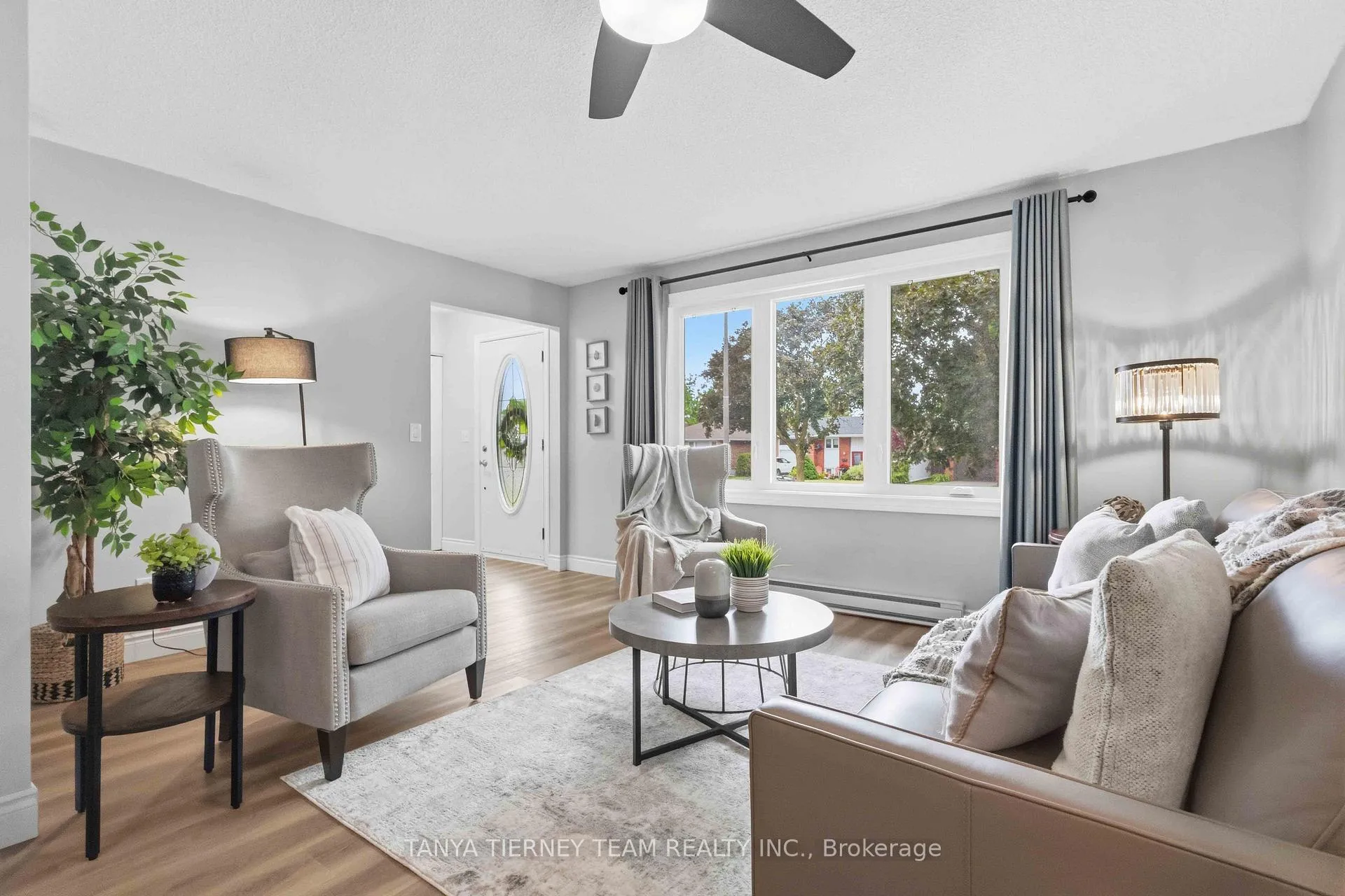 Photo 9 of 215 Seneca Avenue, Oshawa, Samac — HOMEH