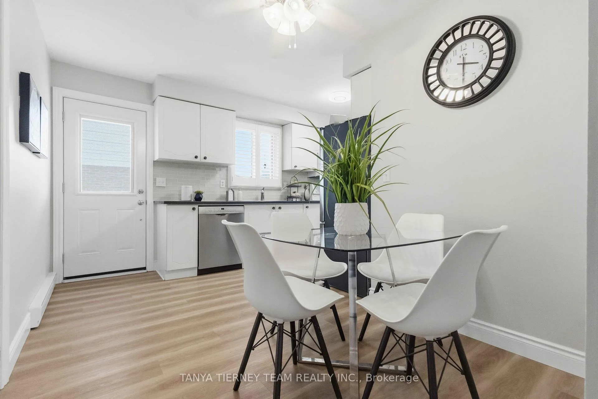 Photo 20 of 215 Seneca Avenue, Oshawa, Samac — HOMEH