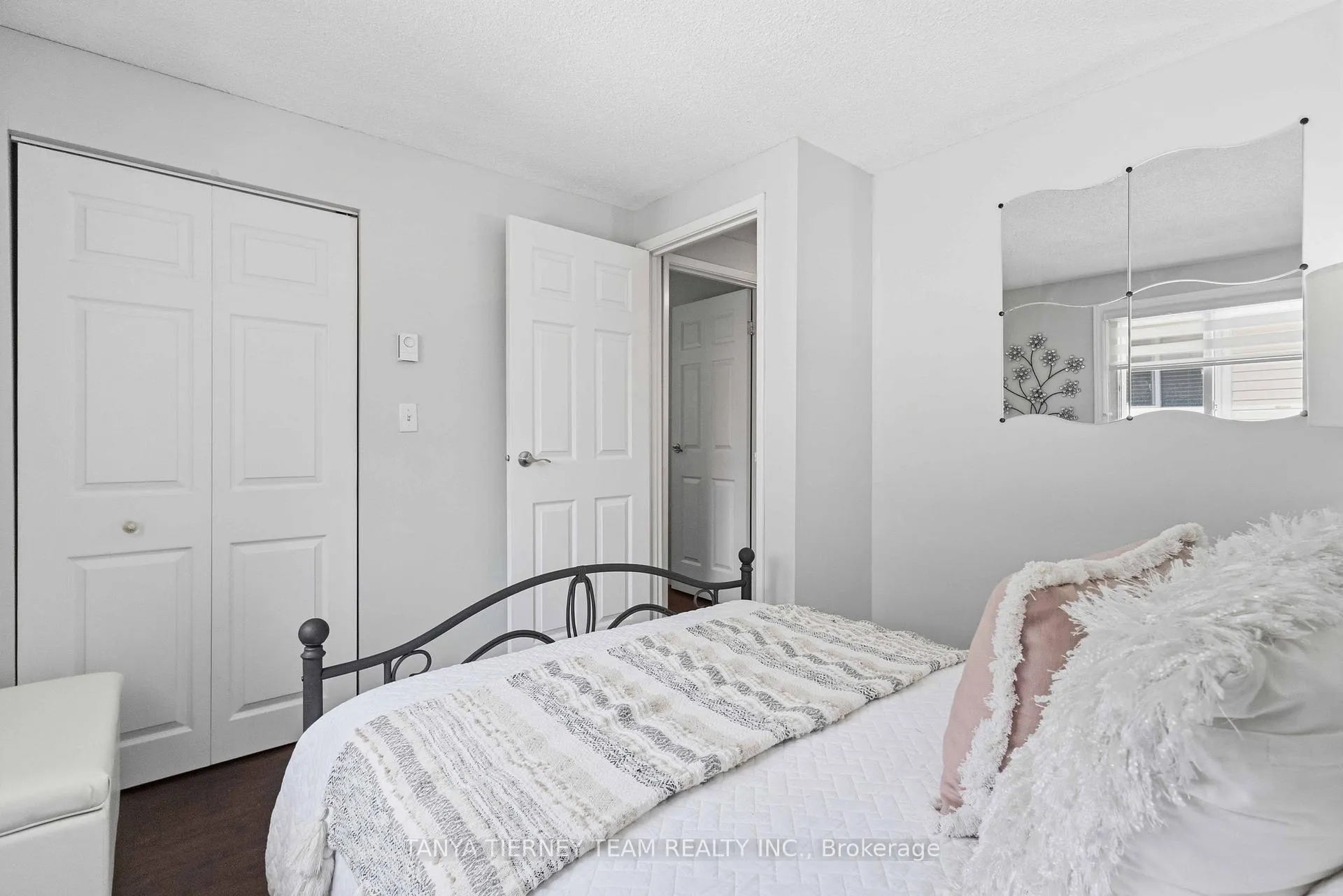 Photo 31 of 215 Seneca Avenue, Oshawa, Samac — HOMEH