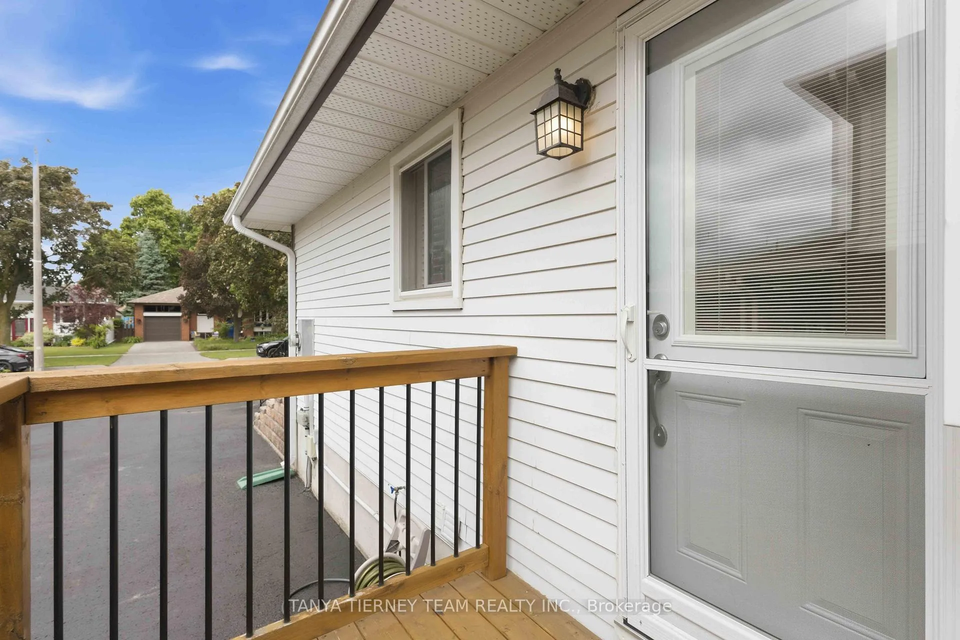 Photo 45 of 215 Seneca Avenue, Oshawa, Samac — HOMEH