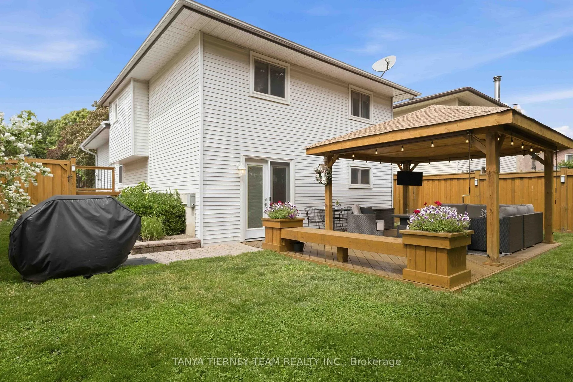 Photo 47 of 215 Seneca Avenue, Oshawa, Samac — HOMEH