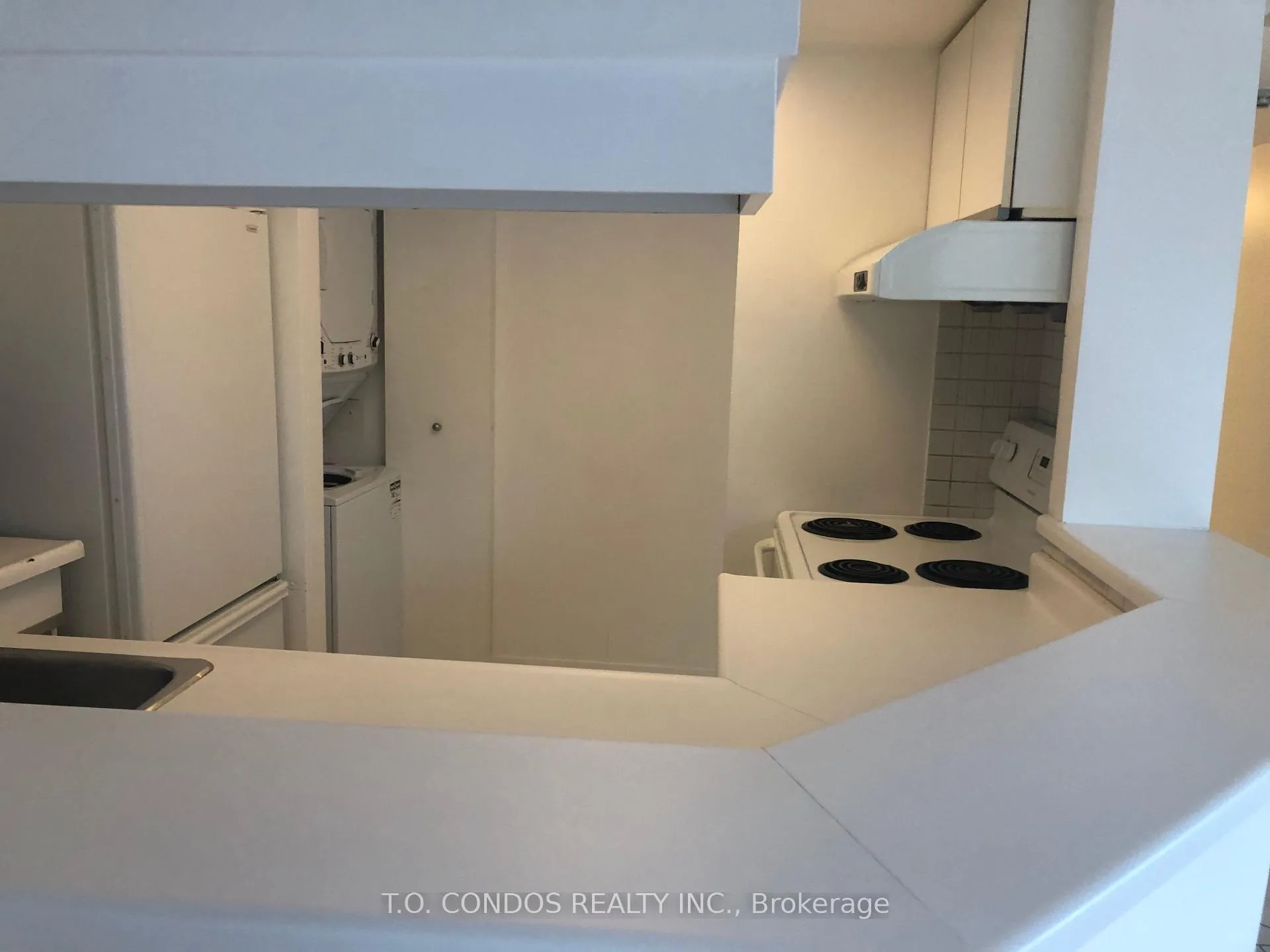 Photo 3 of Unit 404, 1001 Bay Street, Toronto, Bay Street Corridor — HOMEH