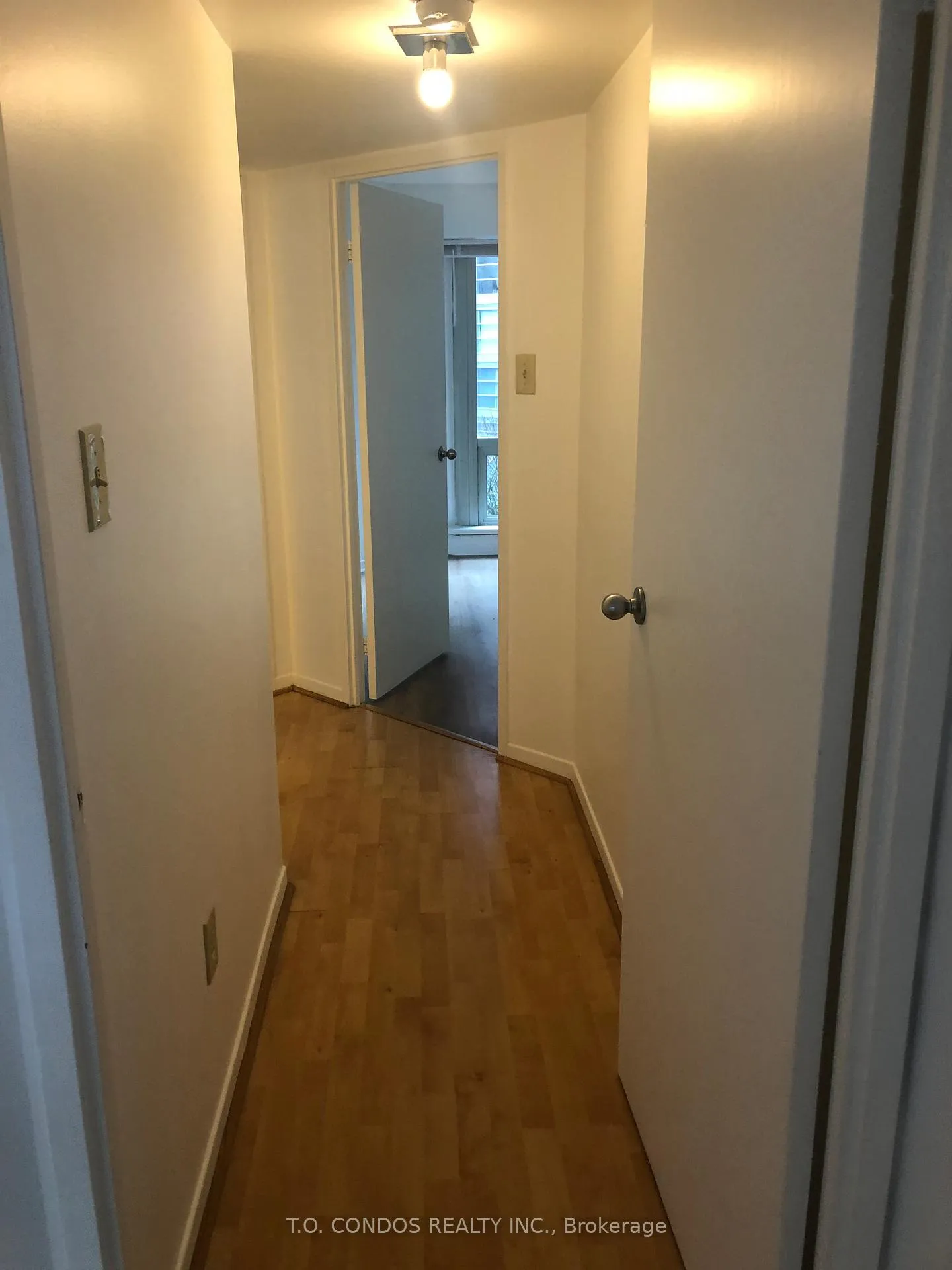 Photo 9 of Unit 404, 1001 Bay Street, Toronto, Bay Street Corridor — HOMEH