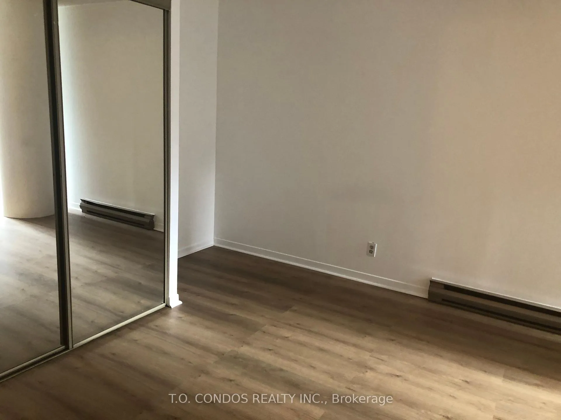 Photo 11 of Unit 404, 1001 Bay Street, Toronto, Bay Street Corridor — HOMEH