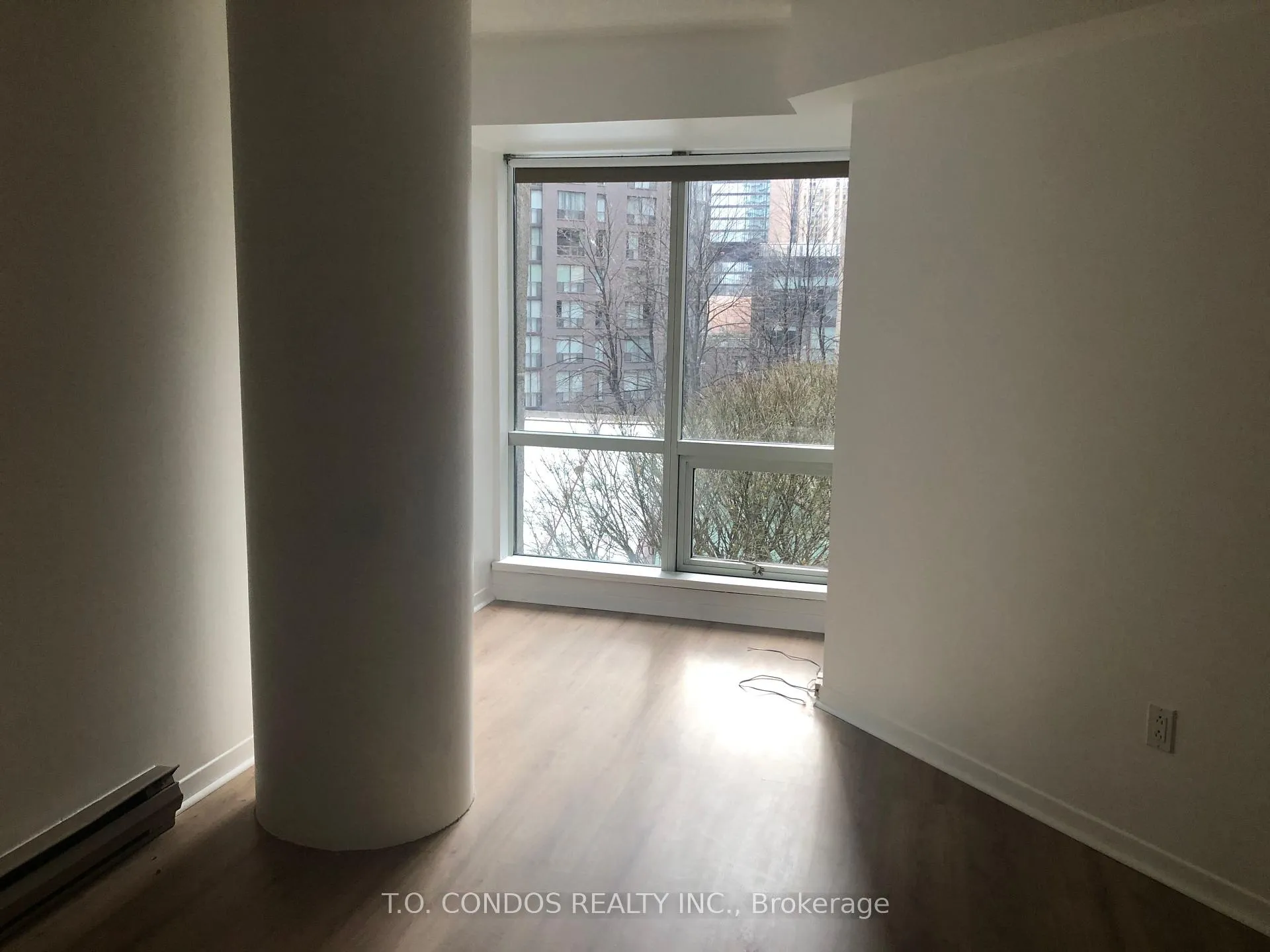 Photo 12 of Unit 404, 1001 Bay Street, Toronto, Bay Street Corridor — HOMEH