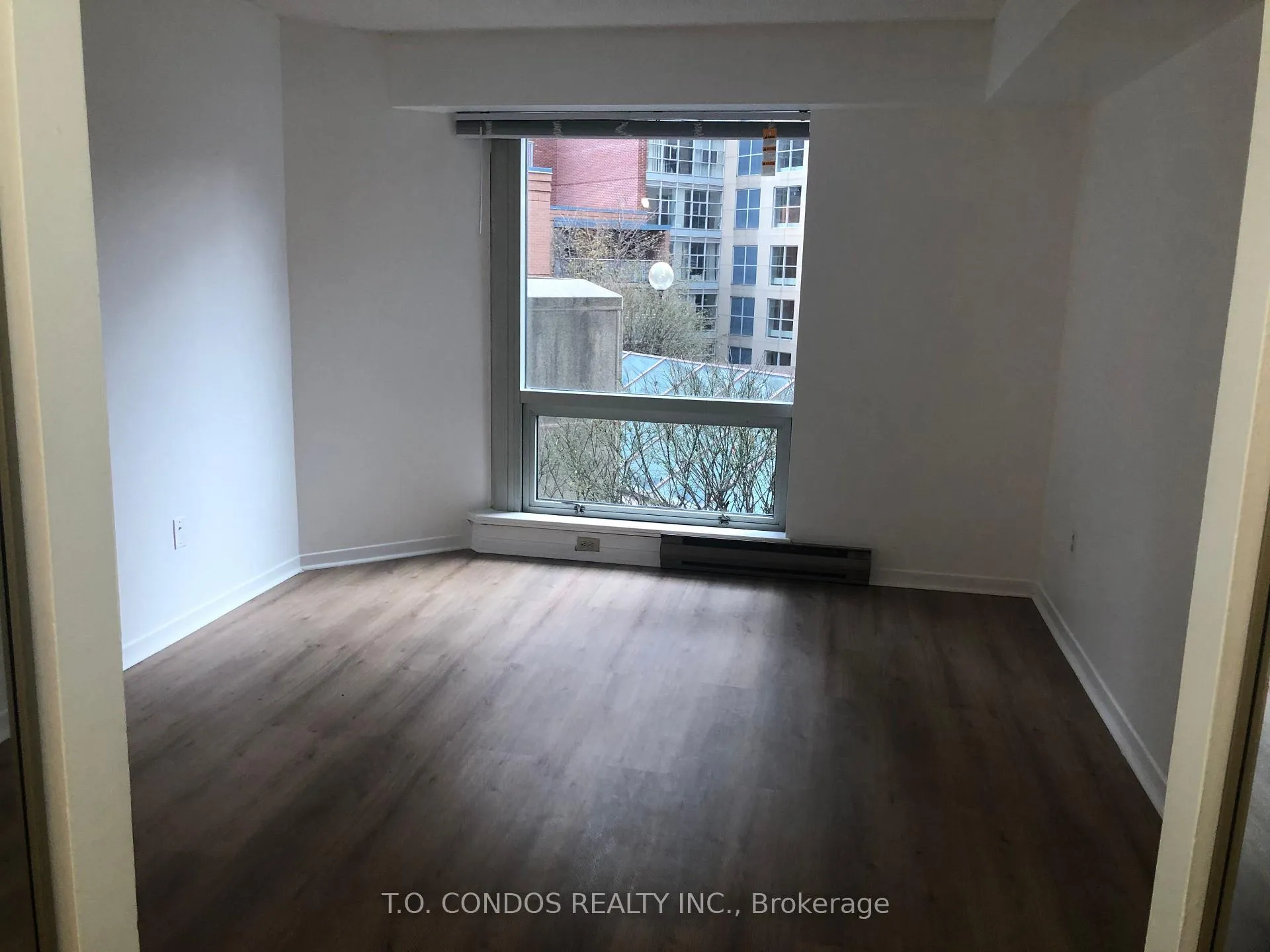 Photo 16 of Unit 404, 1001 Bay Street, Toronto, Bay Street Corridor — HOMEH
