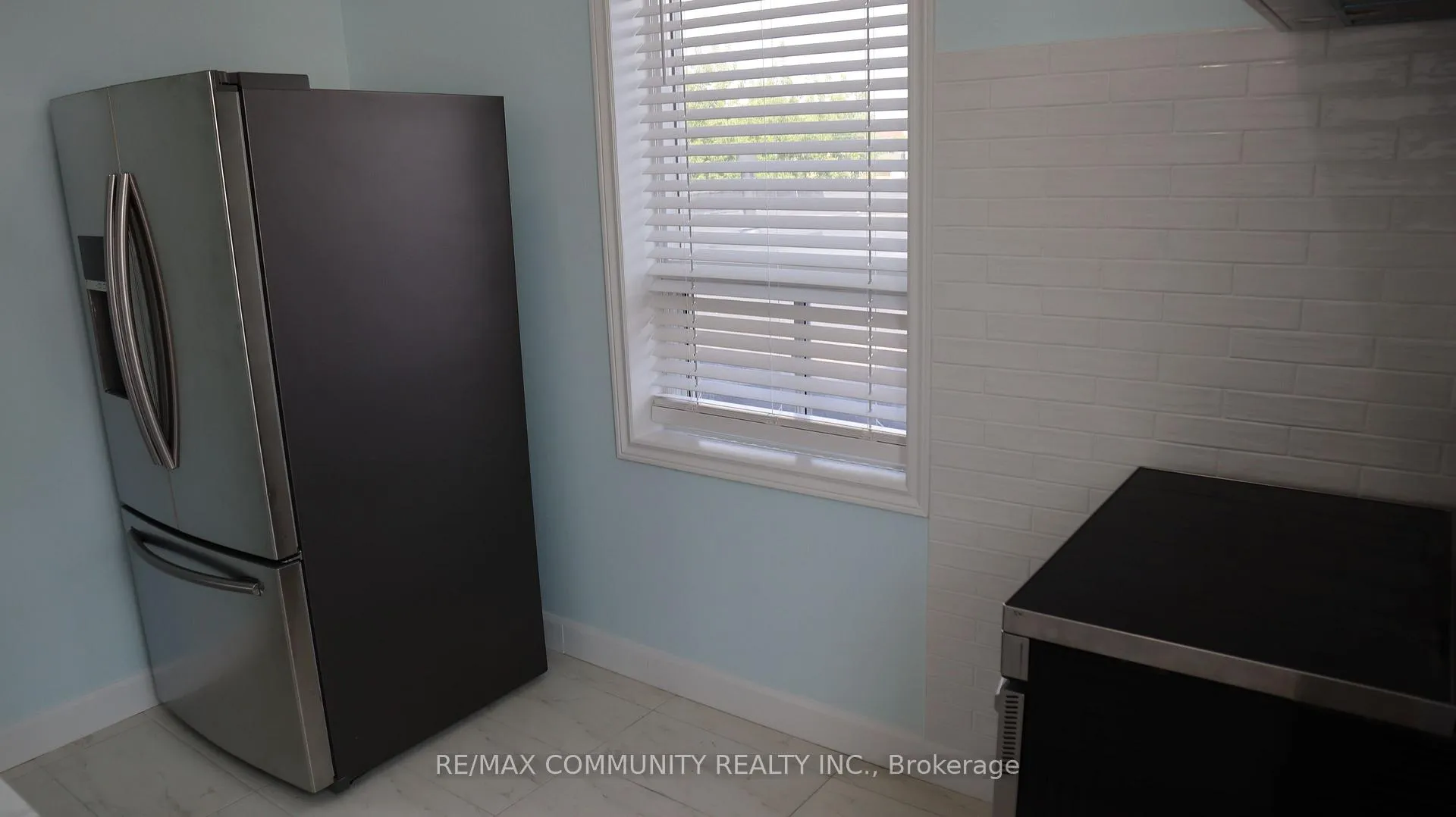 Photo 4 of Unit Apt A, 88 Bond Street, Oshawa, O'Neill — HOMEH