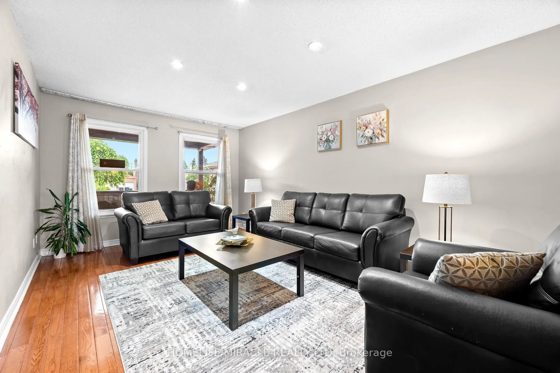 Photo 8 of 29 Nasmith Street, Brampton, Westgate — HOMEH