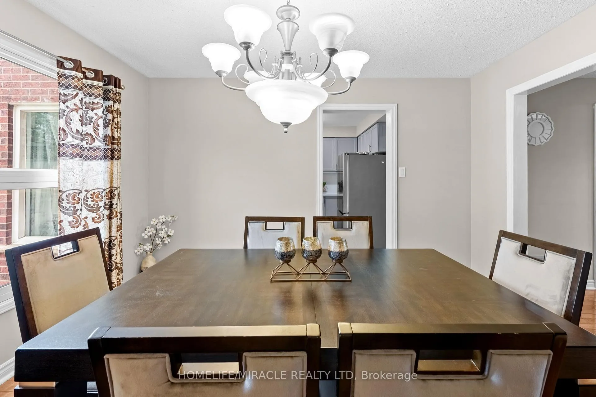 Photo 11 of 29 Nasmith Street, Brampton, Westgate — HOMEH