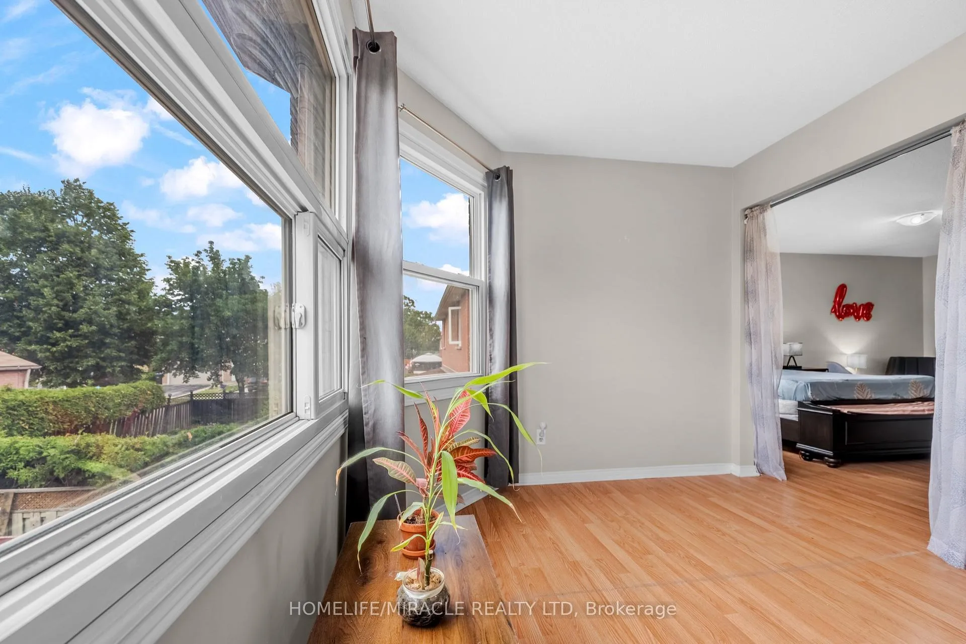Photo 23 of 29 Nasmith Street, Brampton, Westgate — HOMEH