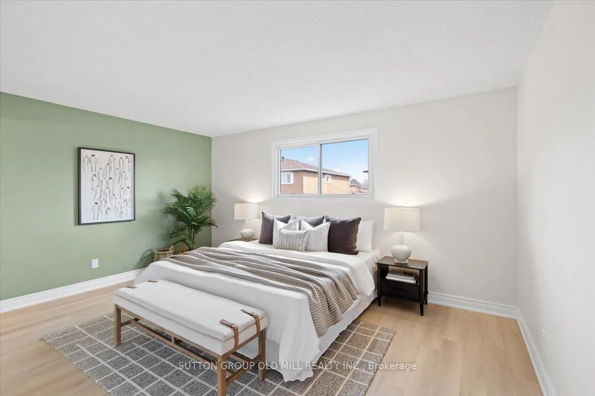 Photo 4 of 37 Brandy Crescent, Vaughan, East Woodbridge — HOMEH
