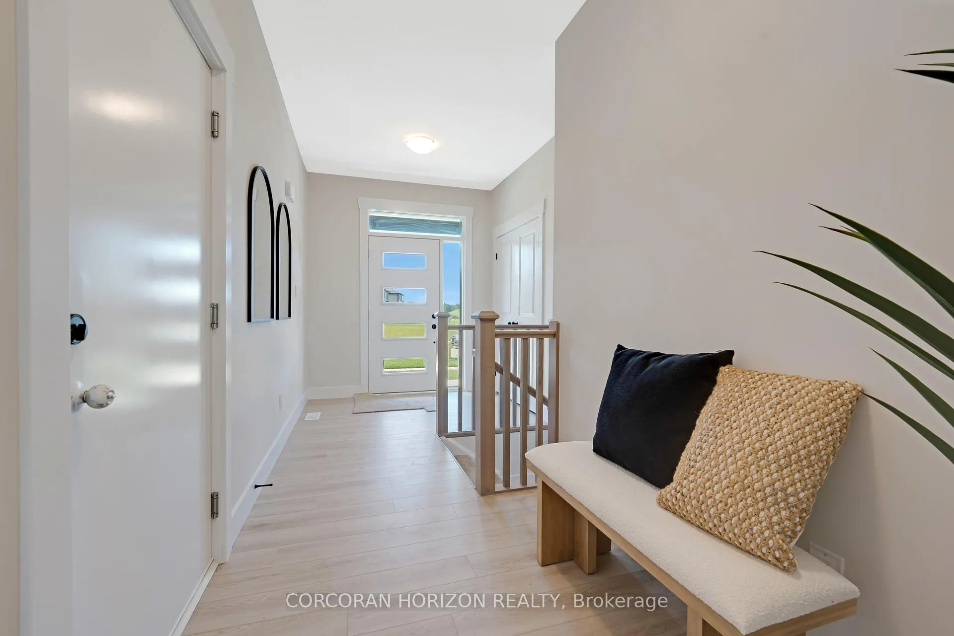 Photo 5 of 52 Moon Crescent, Cambridge — HOMEH