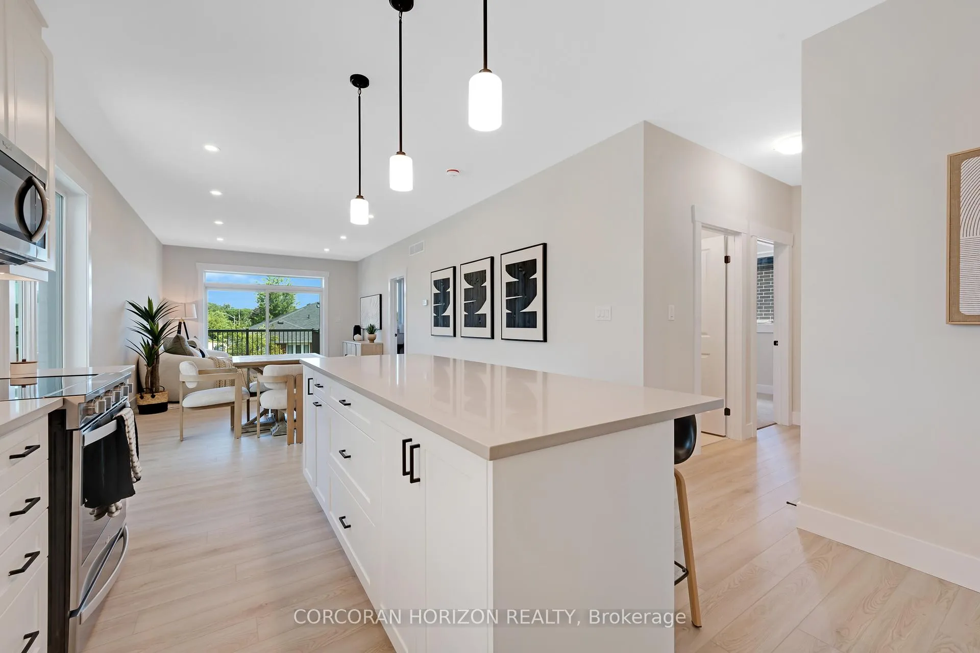 Photo 10 of 52 Moon Crescent, Cambridge — HOMEH