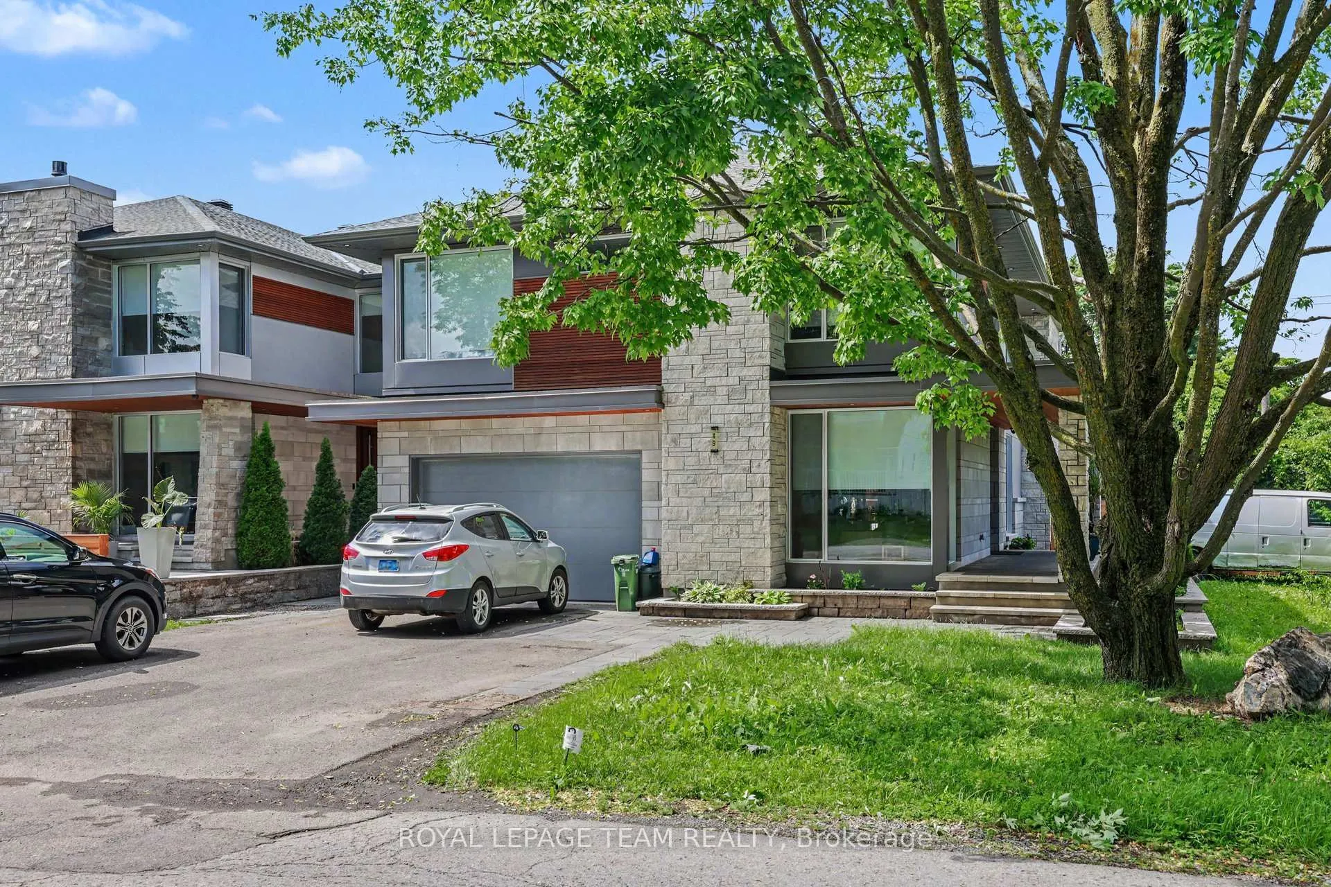 Photo 10 of 50 Lotta Avenue, Ottawa, Meadowlands/St. Claire Gardens — HOMEH
