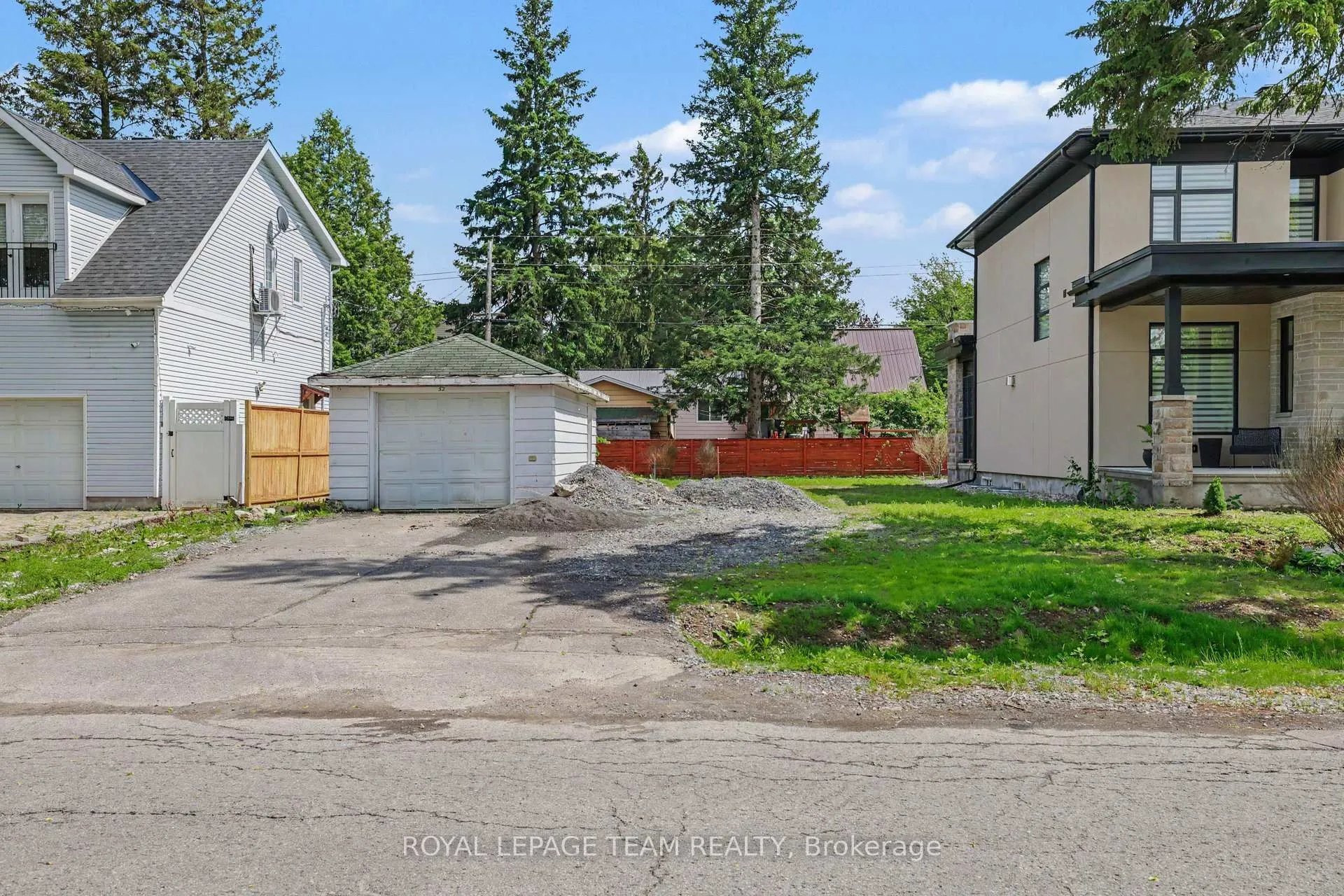 Photo 13 of 50 Lotta Avenue, Ottawa, Meadowlands/St. Claire Gardens — HOMEH