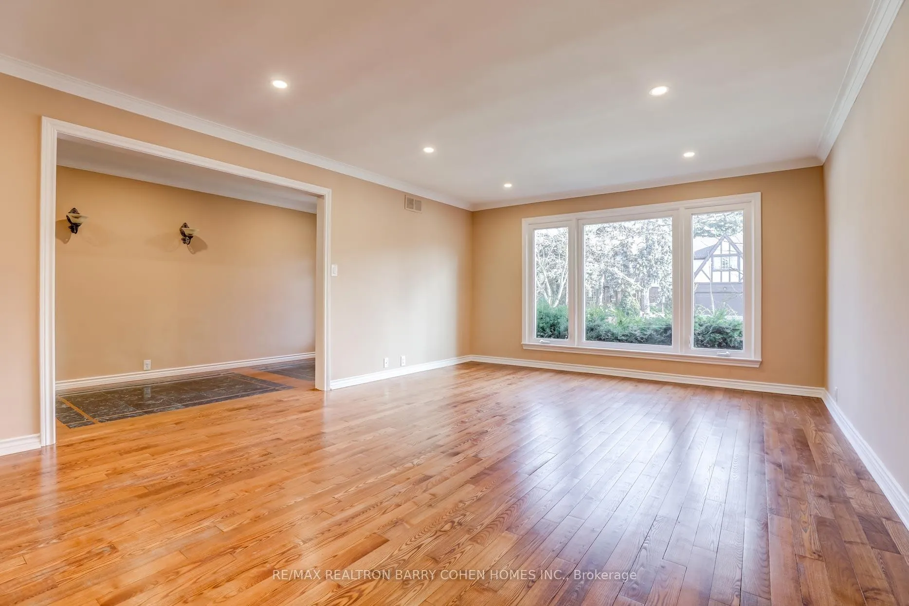 Photo 4 of 9 Sonata Crescent, North York, Banbury-Don Mills — HOMEH
