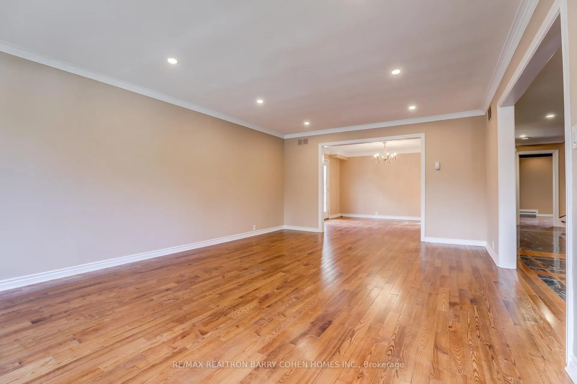 Photo 6 of 9 Sonata Crescent, North York, Banbury-Don Mills — HOMEH