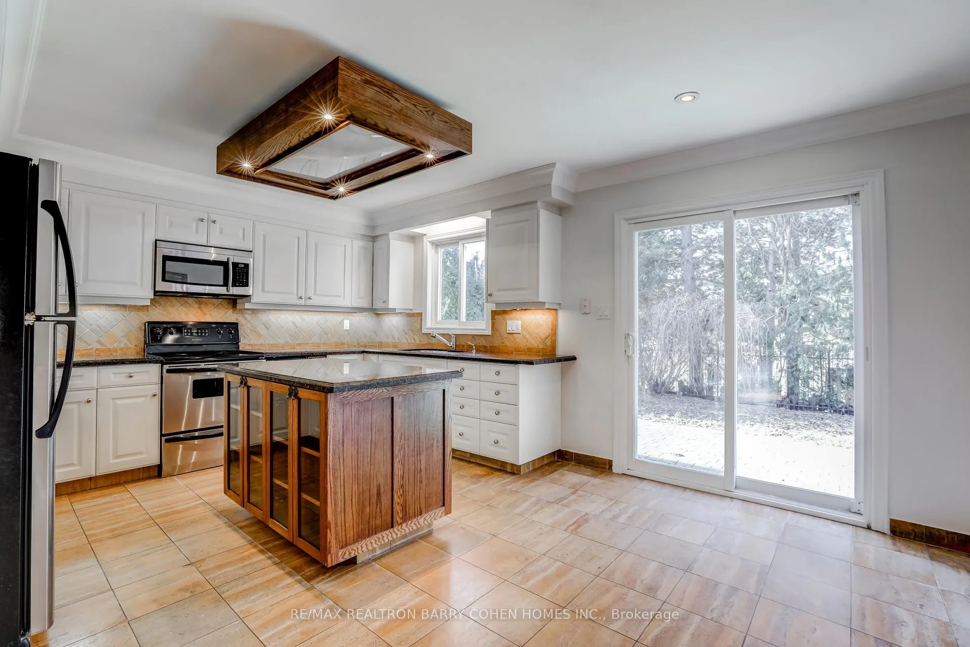 Photo 9 of 9 Sonata Crescent, North York, Banbury-Don Mills — HOMEH