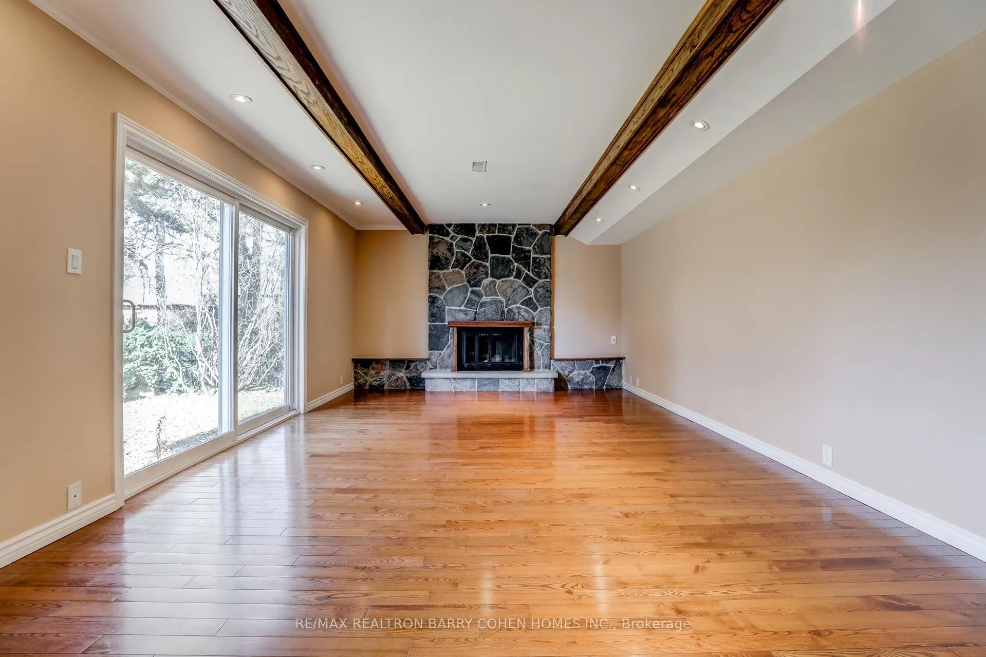 Photo 13 of 9 Sonata Crescent, North York, Banbury-Don Mills — HOMEH