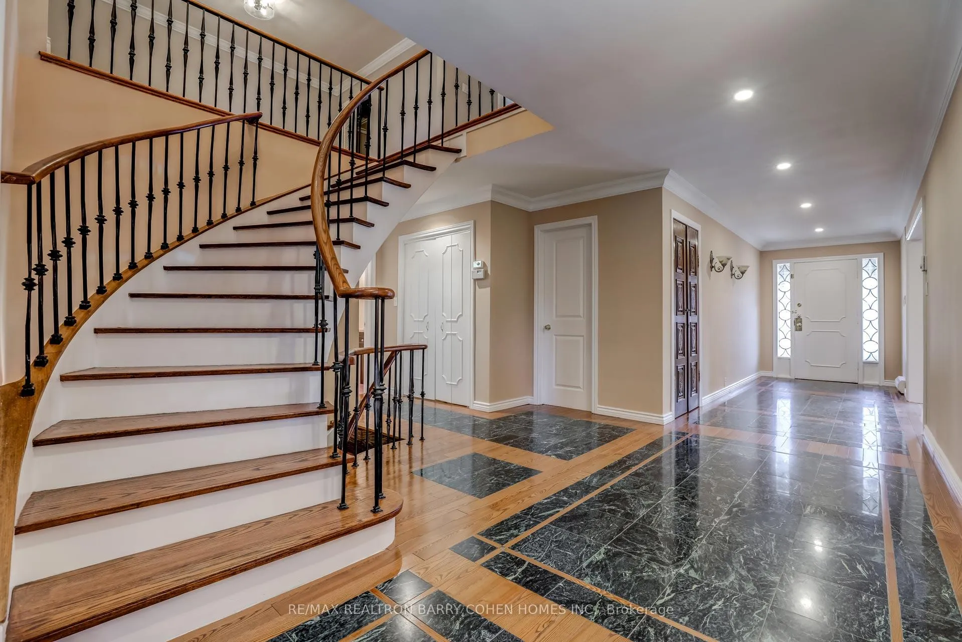 Photo 15 of 9 Sonata Crescent, North York, Banbury-Don Mills — HOMEH