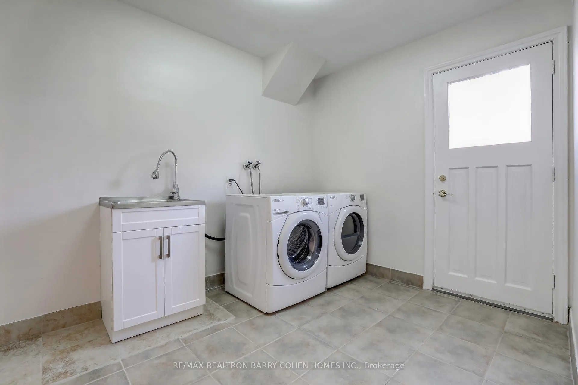 Photo 18 of 9 Sonata Crescent, North York, Banbury-Don Mills — HOMEH