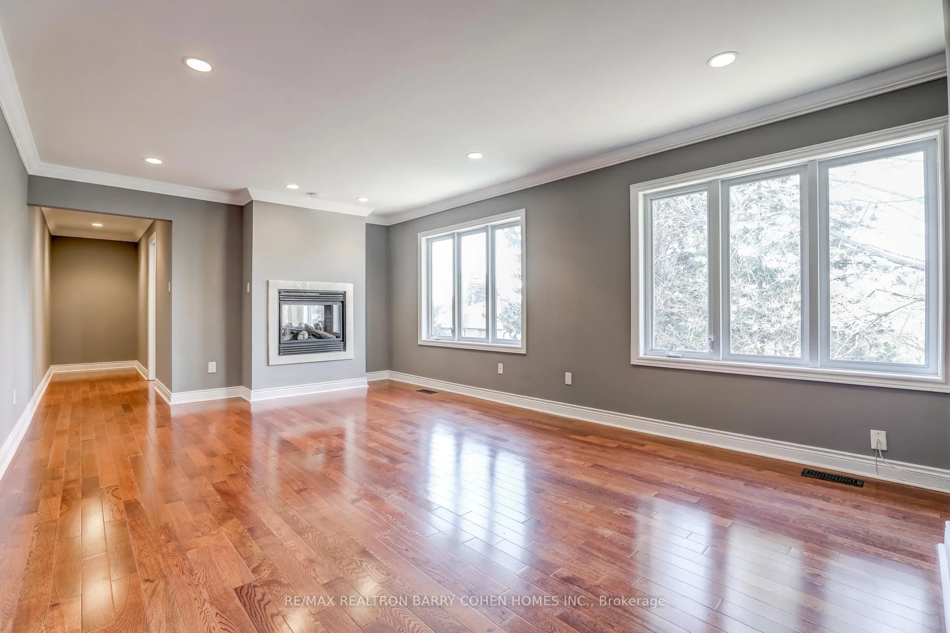 Photo 23 of 9 Sonata Crescent, North York, Banbury-Don Mills — HOMEH