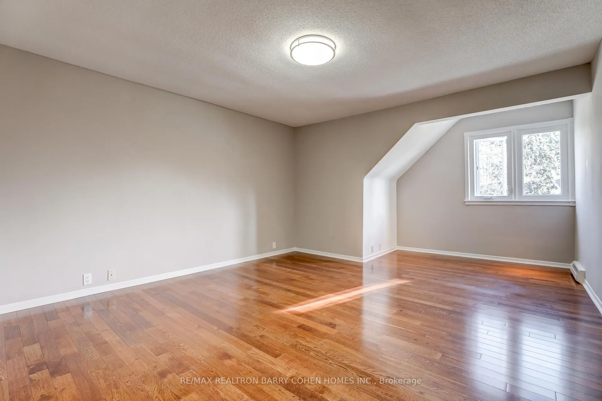 Photo 27 of 9 Sonata Crescent, North York, Banbury-Don Mills — HOMEH