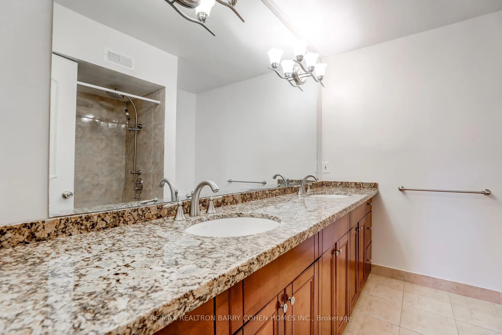 Photo 31 of 9 Sonata Crescent, North York, Banbury-Don Mills — HOMEH