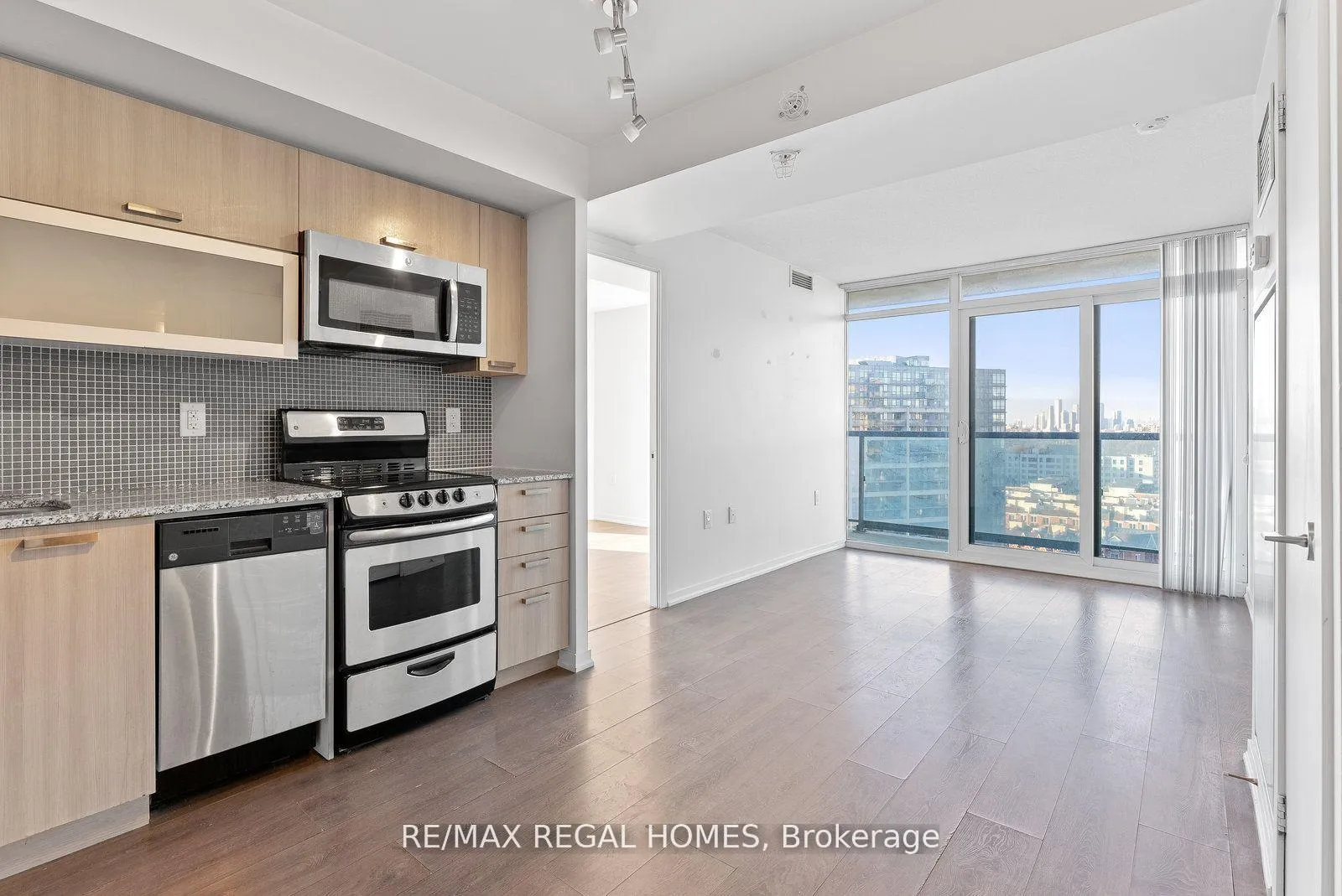 Photo 1 of Unit 1609W, 36 Lisgar Street, Toronto, Little Portugal — HOMEH