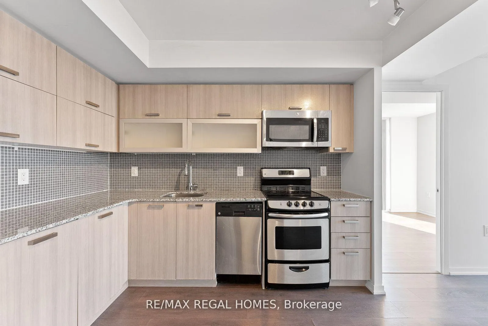 Photo 2 of Unit 1609W, 36 Lisgar Street, Toronto, Little Portugal — HOMEH