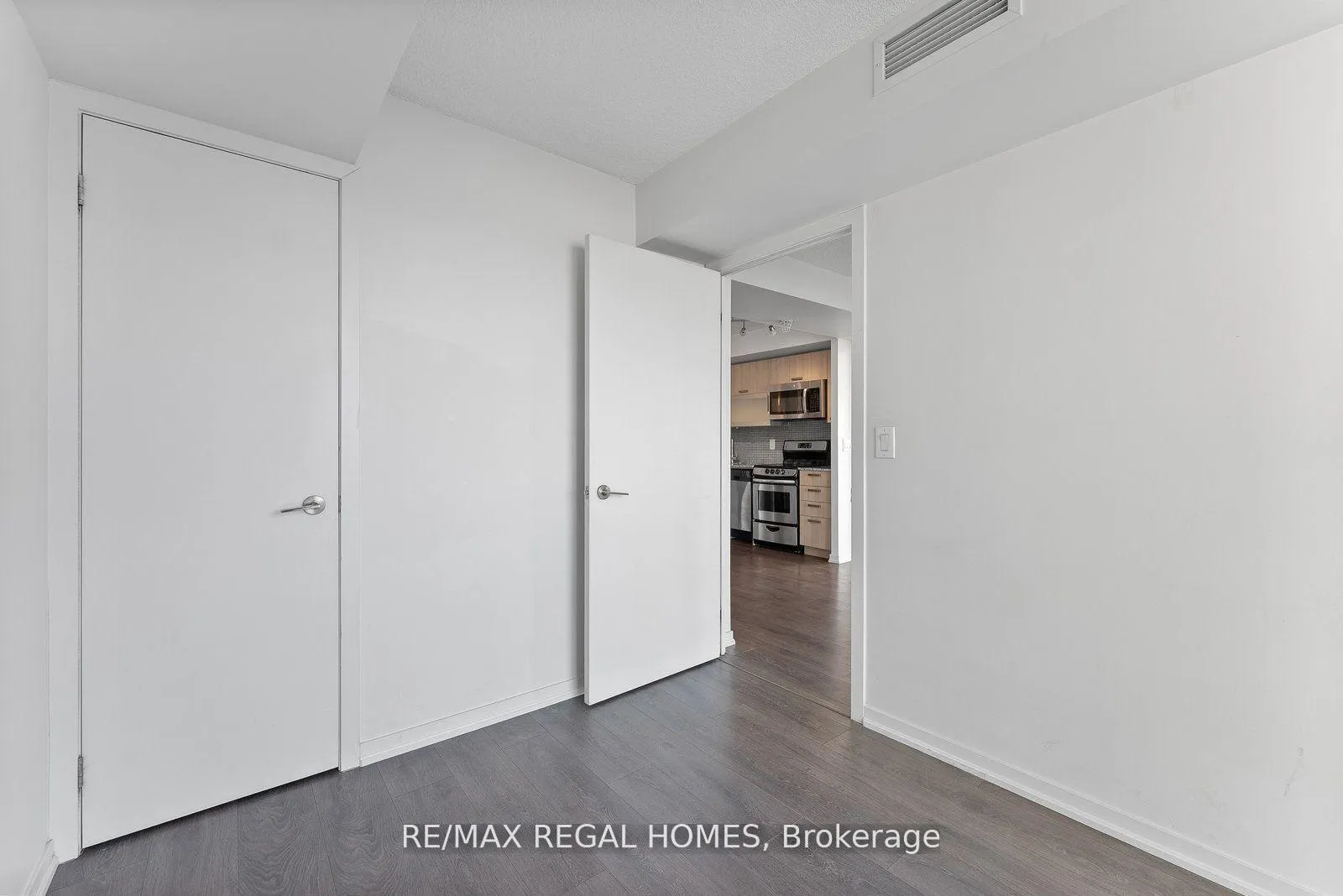 Photo 7 of Unit 1609W, 36 Lisgar Street, Toronto, Little Portugal — HOMEH