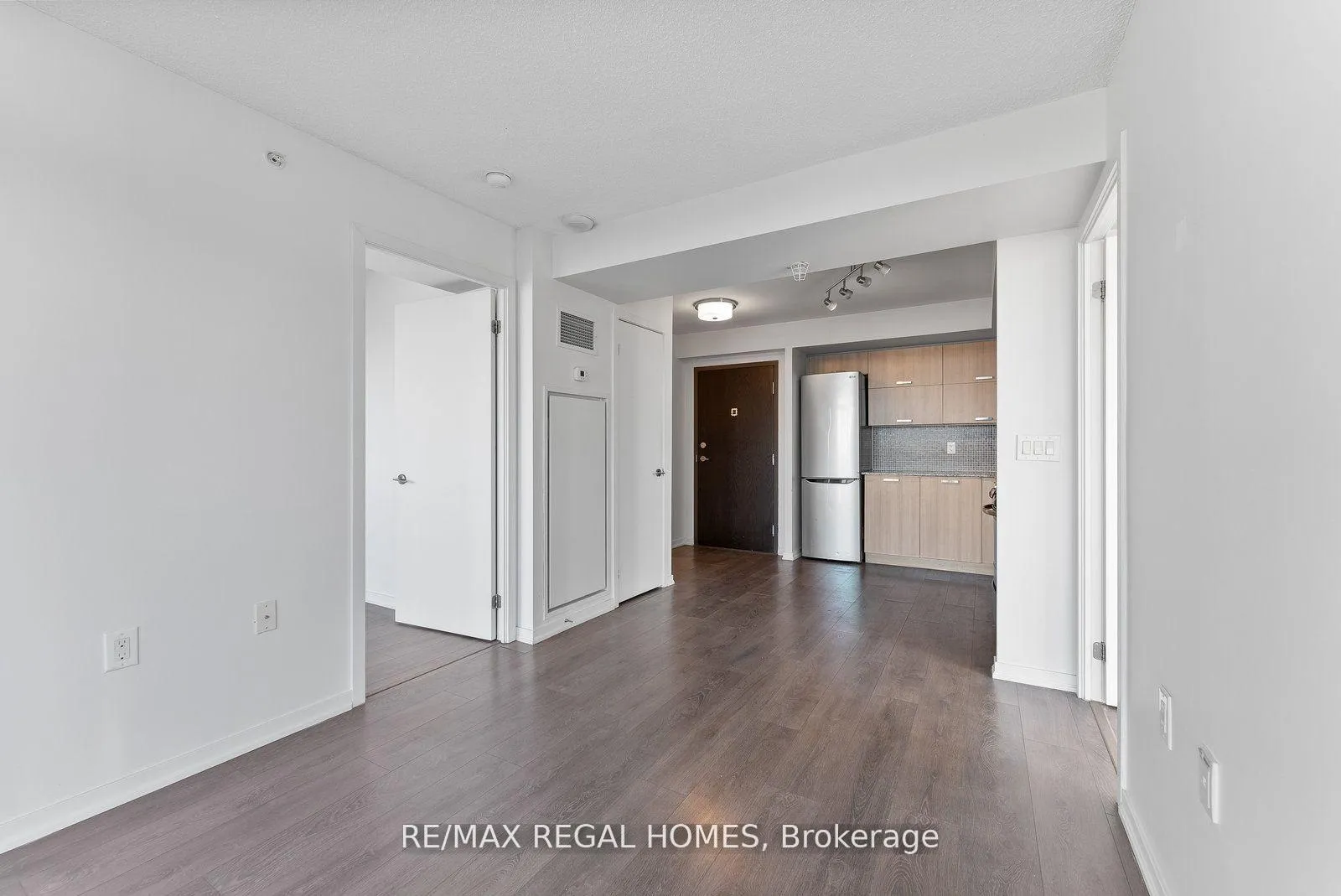 Photo 8 of Unit 1609W, 36 Lisgar Street, Toronto, Little Portugal — HOMEH