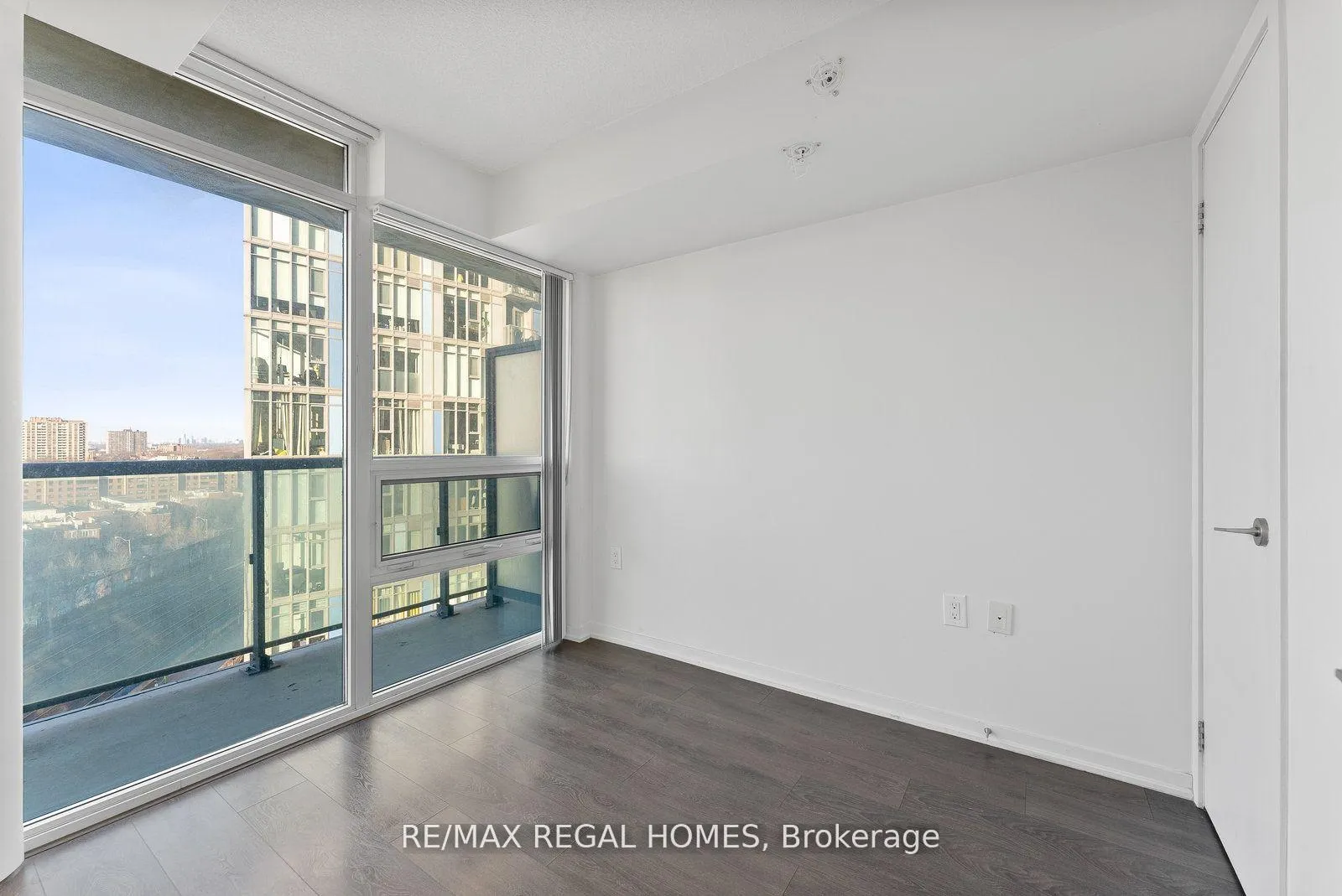 Photo 9 of Unit 1609W, 36 Lisgar Street, Toronto, Little Portugal — HOMEH