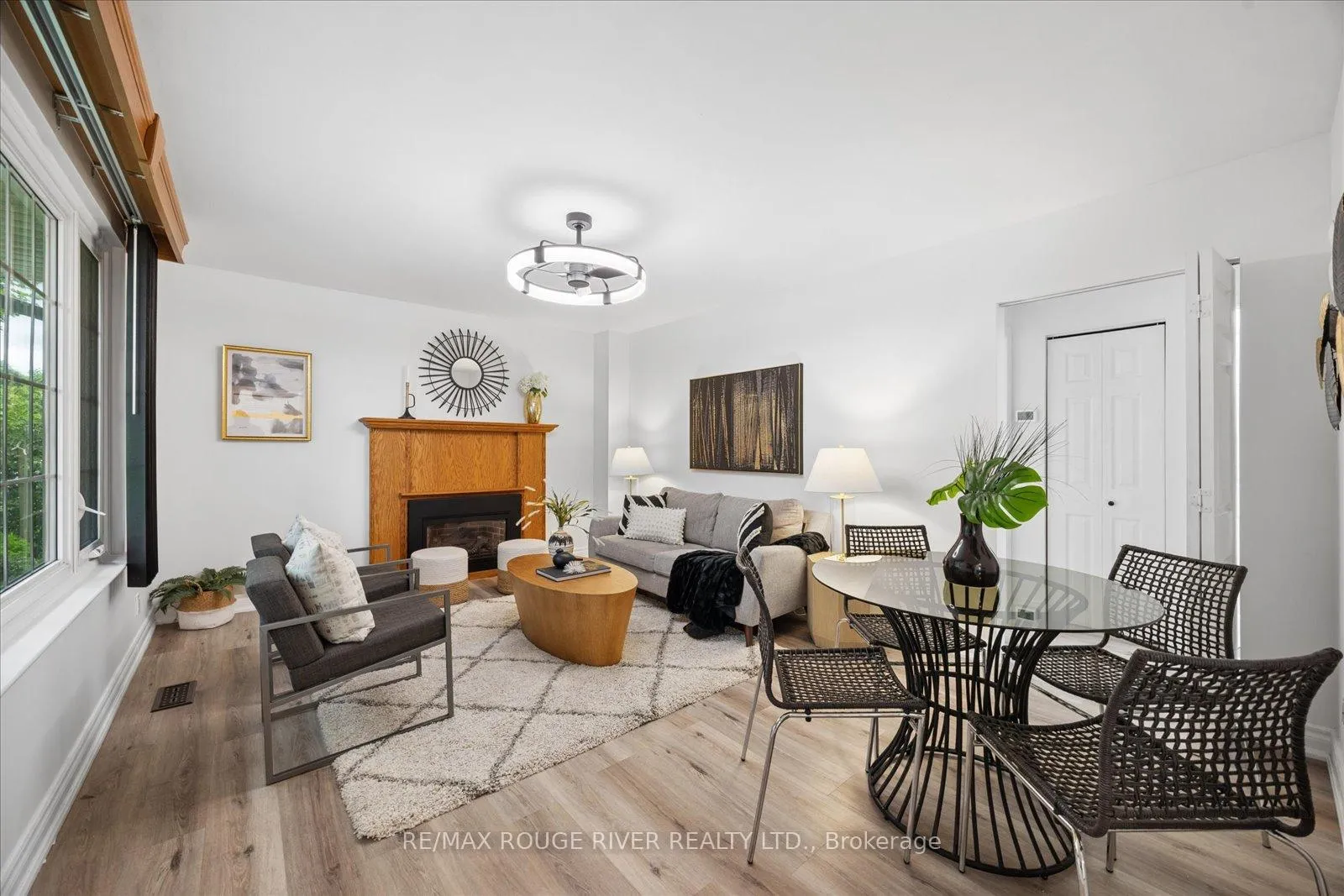 Photo 3 of 861 Douglas Avenue, Pickering, Bay Ridges — HOMEH