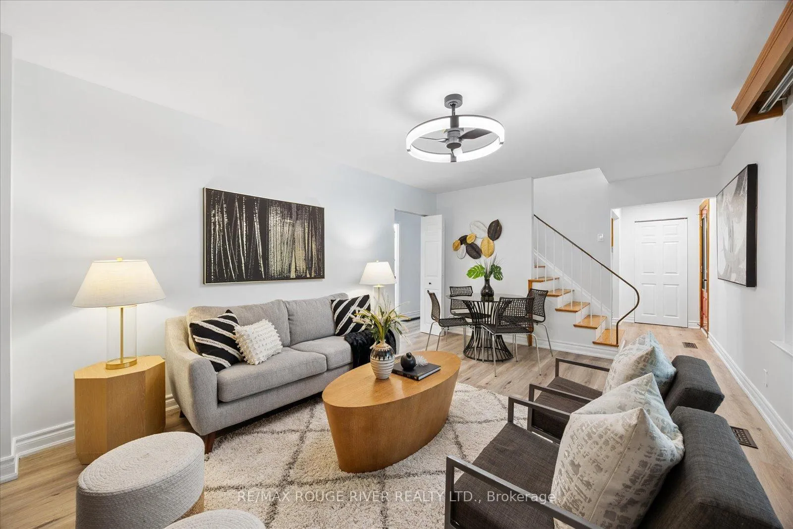 Photo 5 of 861 Douglas Avenue, Pickering, Bay Ridges — HOMEH